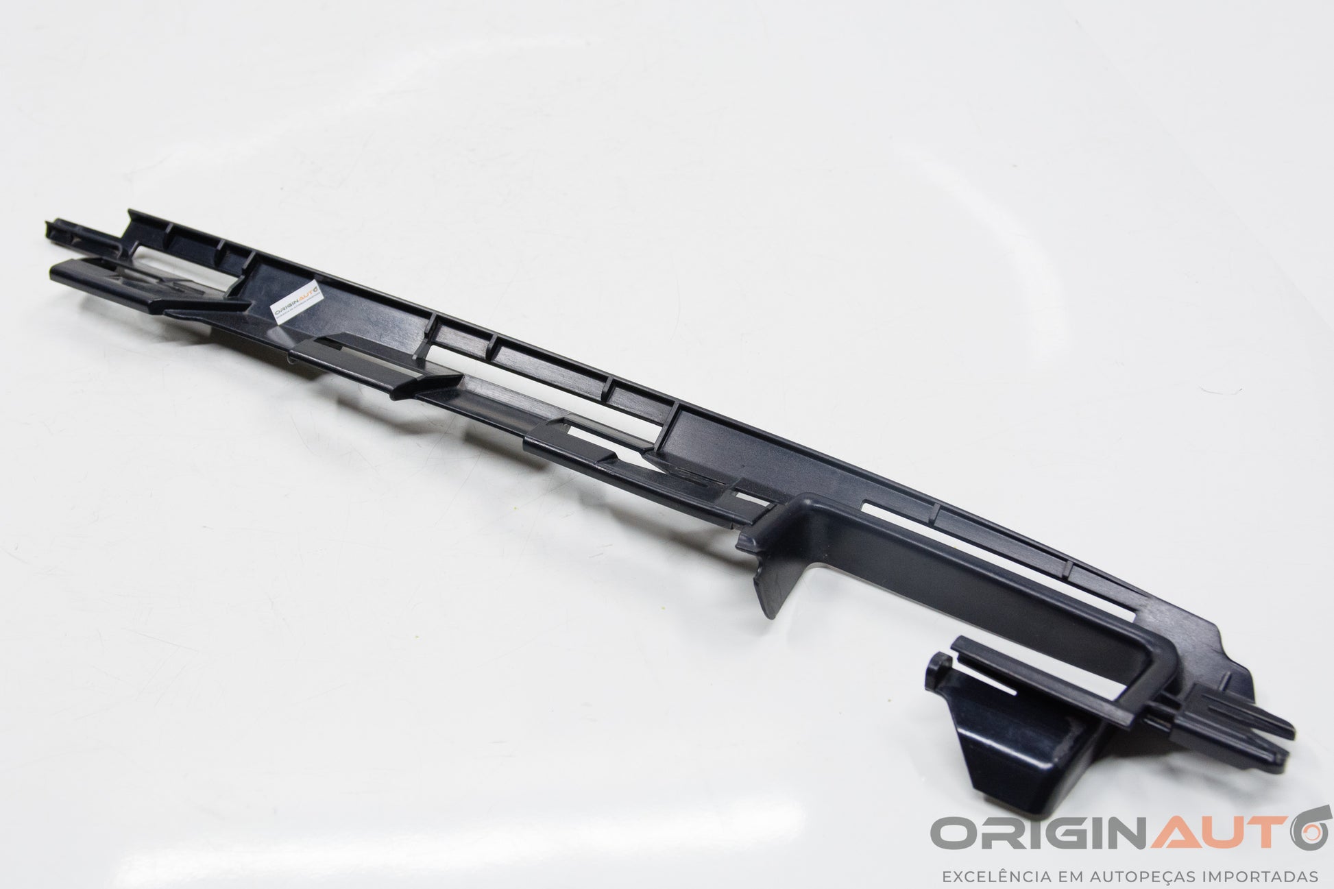 Guia Suporte Porta Malas Esquerdo Volkswagen Passat Variant 2012 3C9827875A