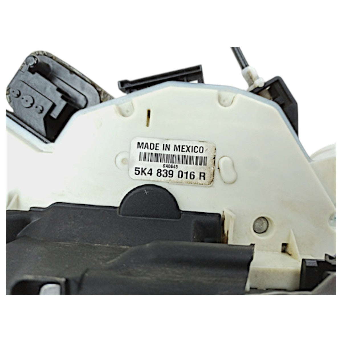 Fechadura Dianteira Direita Vw Golf Tsi 1.4 Mk7 Detalhe