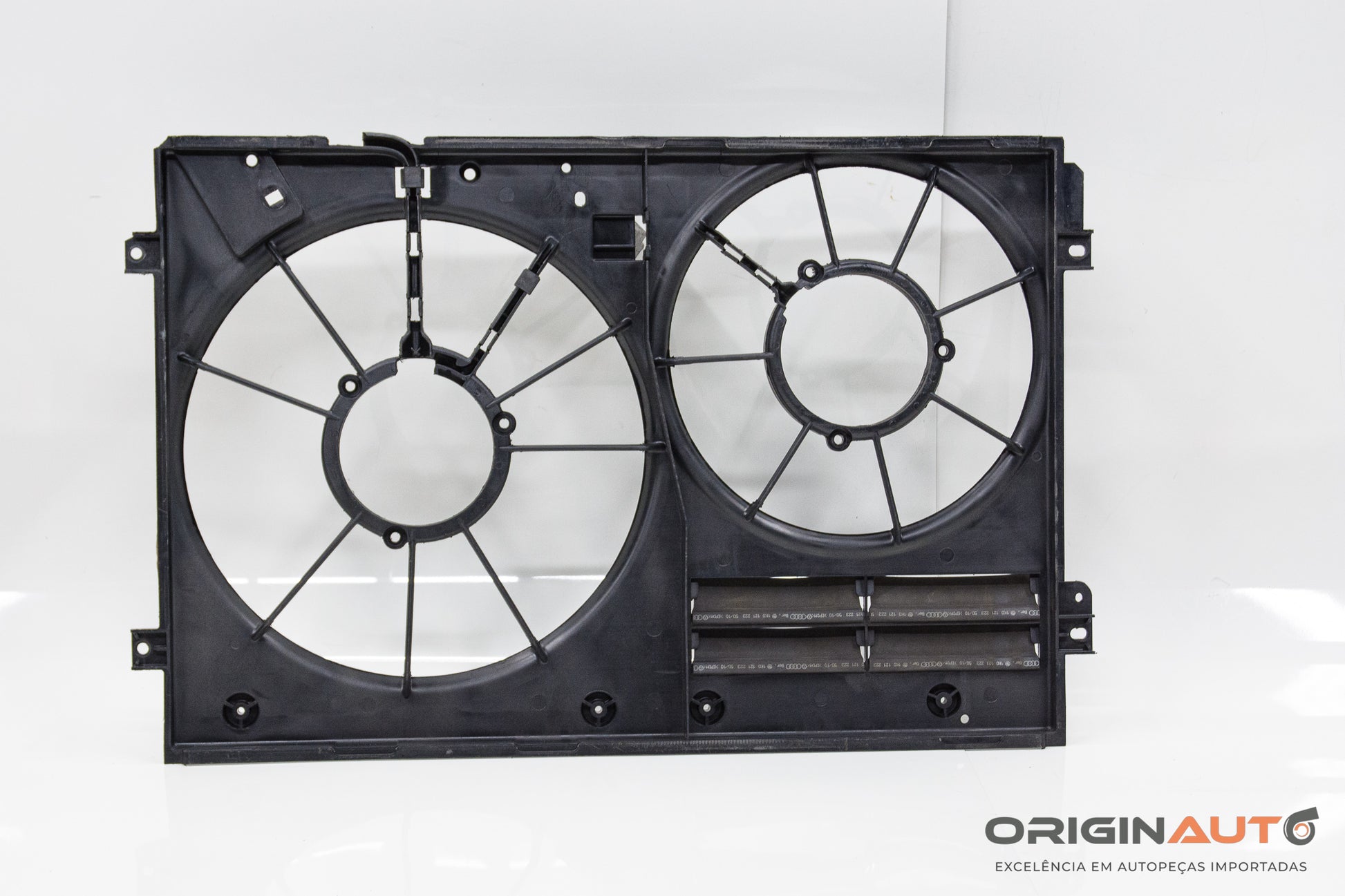 Defletor Ventoinha Radiador Audi A3 2.0 Tfsi 2011 1K0121207Bc