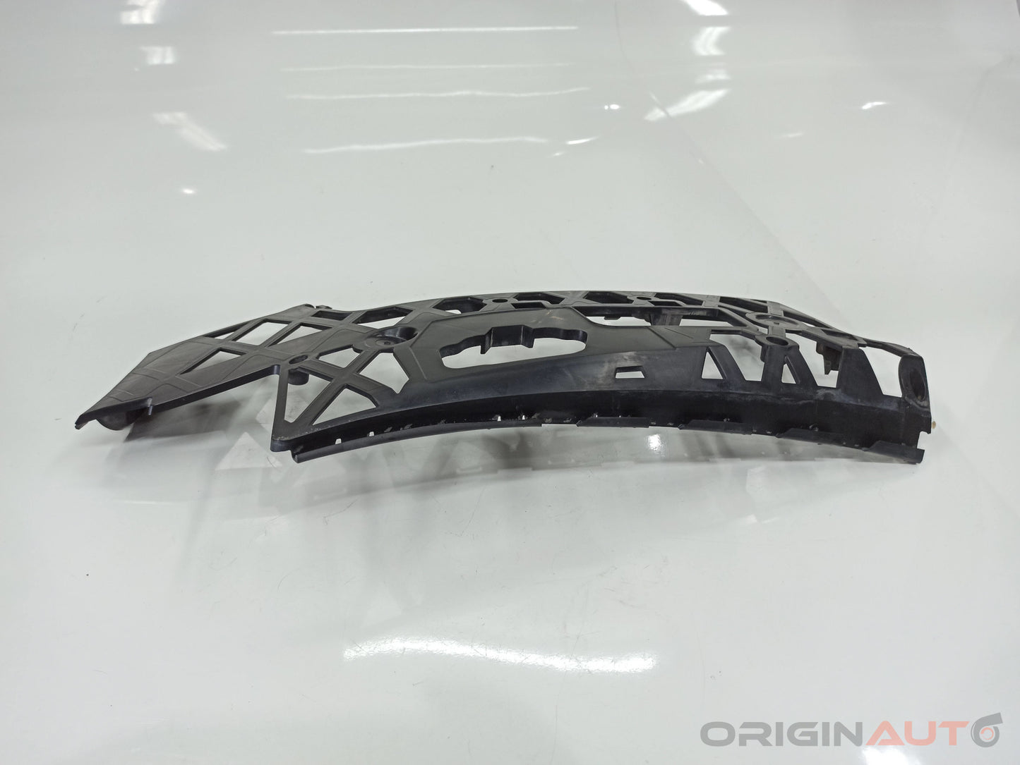 Suporte Parachoque Dianteiro Esquerdo Volkswagen Passat Variant 3Aa807177