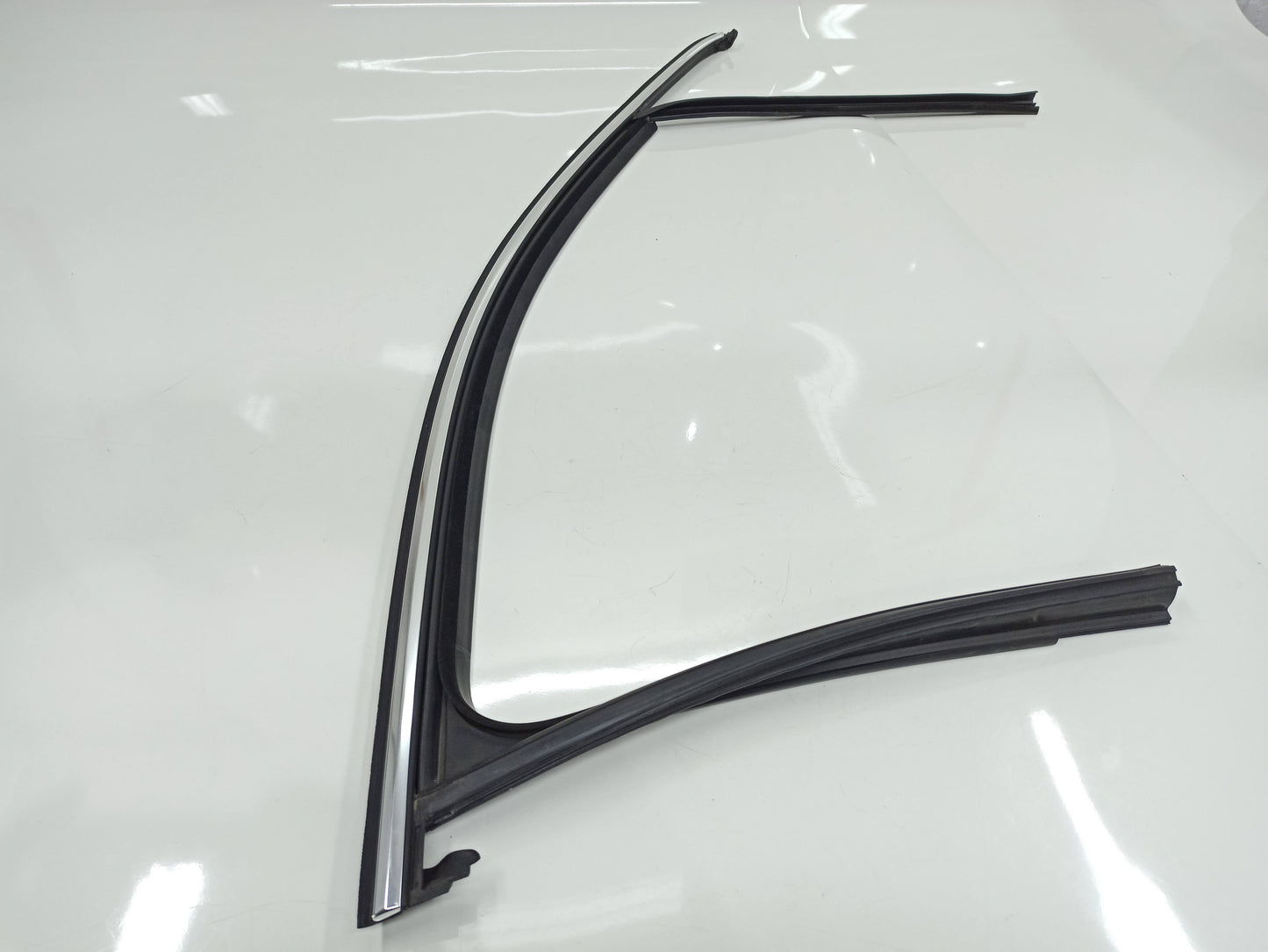 Canaleta Porta Dianteira Direita Passat Tsi 2.0 2017 3G0837432N