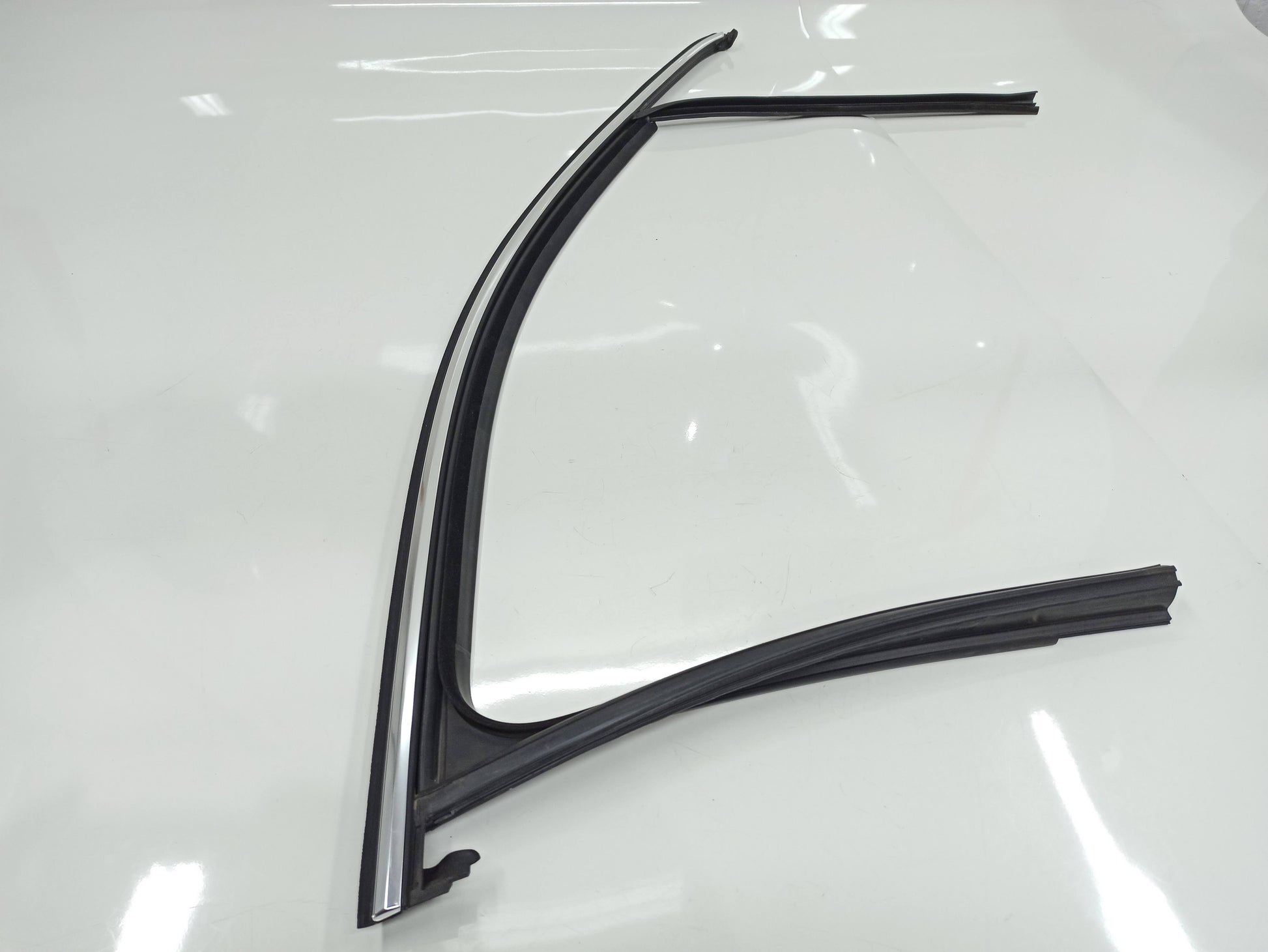 Canaleta Porta Dianteira Direita Passat Tsi 2.0 2017 3G0837432N