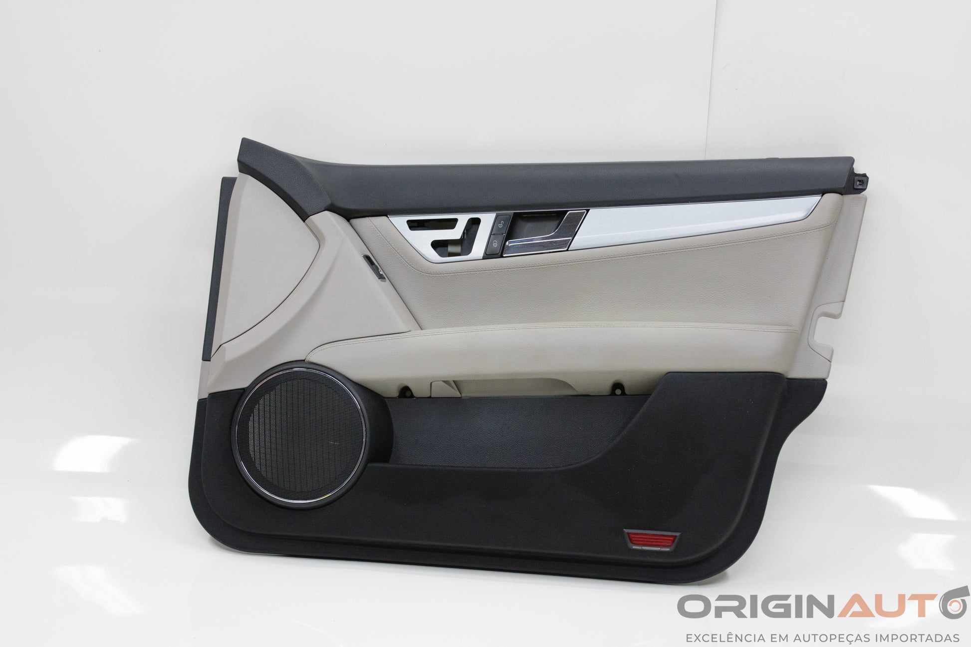 Forro Porta Dianteiro Direito Mercedes-Benz C200 Cgi 2011 A2047209562