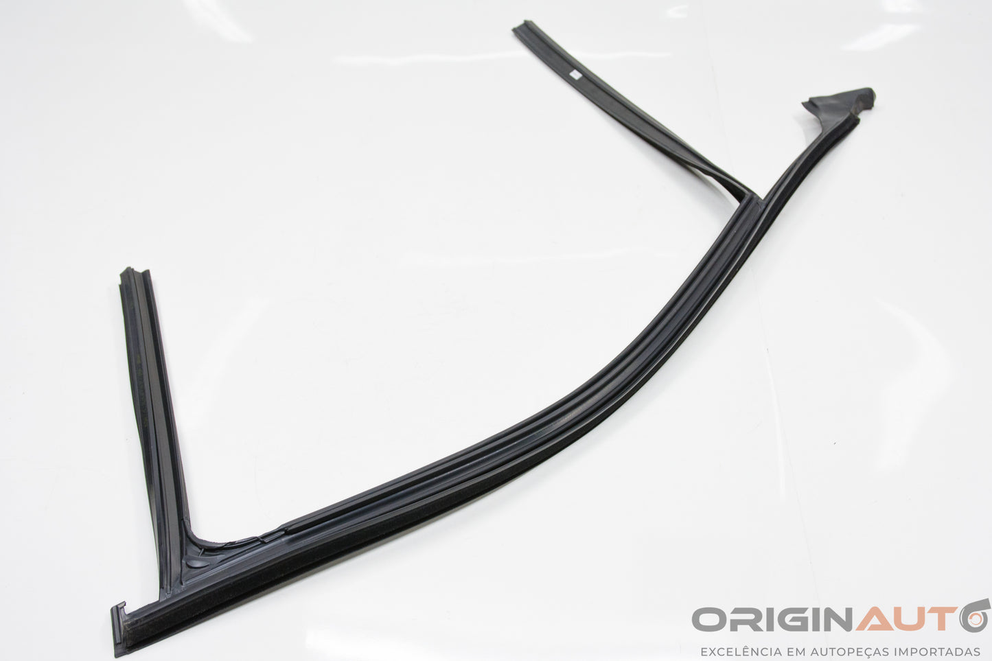 Canaleta De Porta Dianteira Direita Mercedes-Benz C200 Cgi 2011 A2047251025