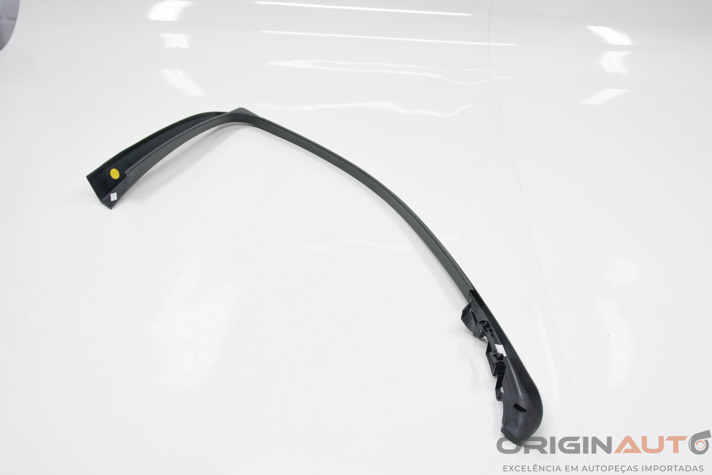 Moldura Canaleta Vidro Dianteiro Direito Mercedes-Benz C200 Cgi 2011 A2047250271