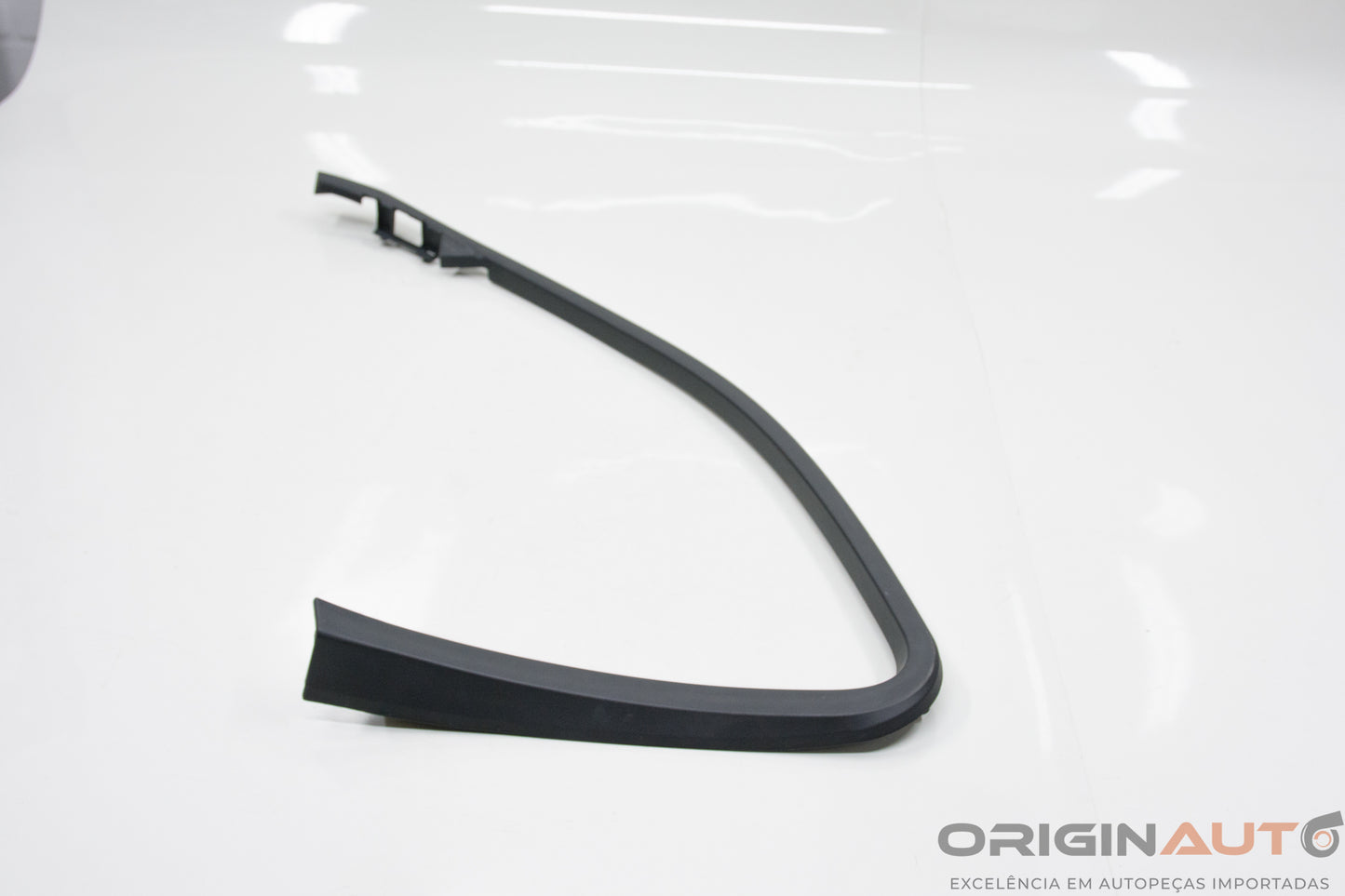 Moldura Canaleta Vidro Dianteiro Direito Mercedes-Benz C200 Cgi 2011 A2047250271