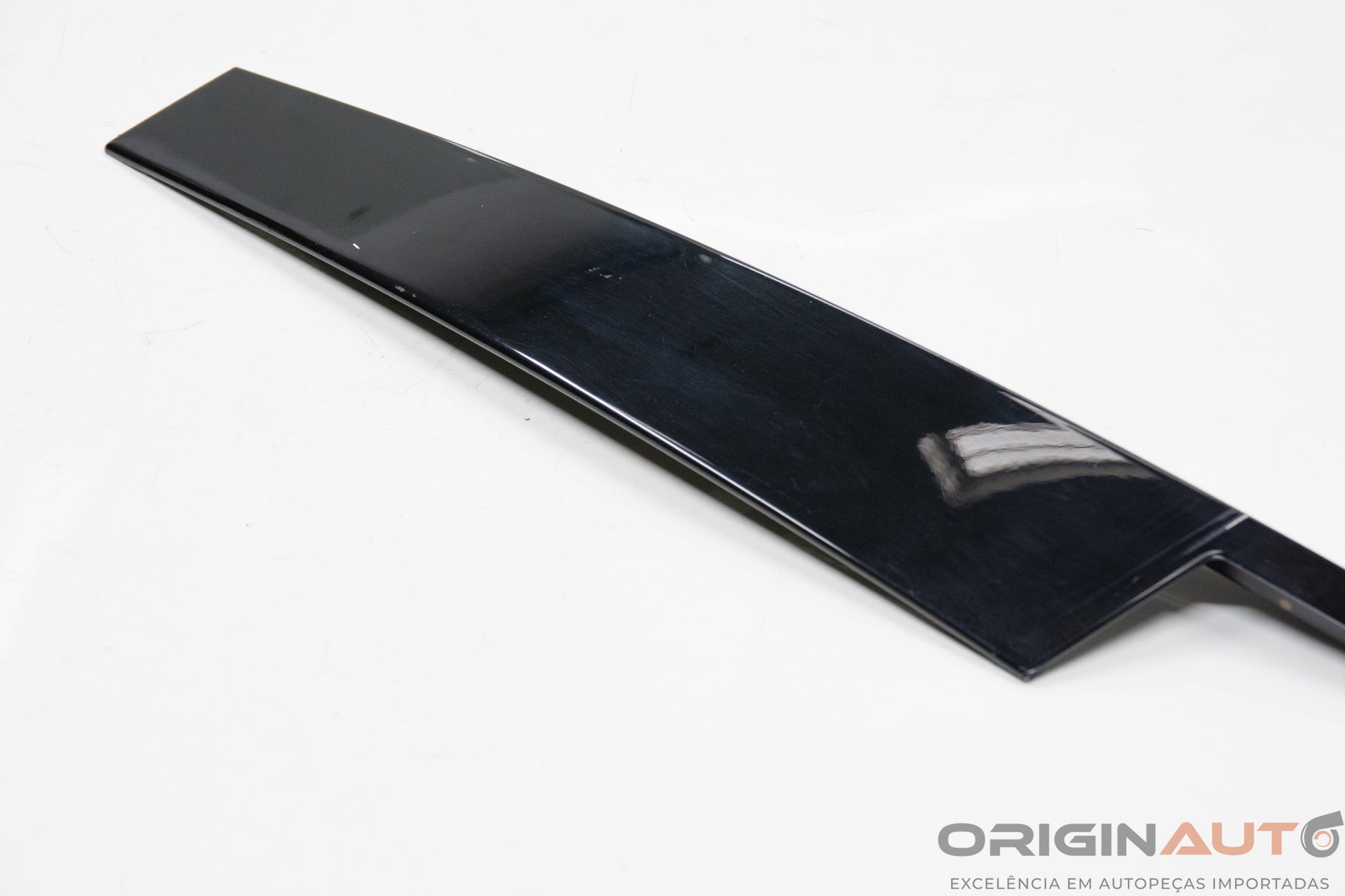 Acabamento Black Piano Dianteiro Direito Mercedes-Benz C200 Cgi 2011 A2046902687