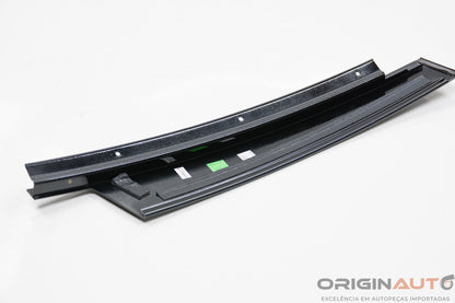 Acabamento Black Piano Dianteiro Direito Mercedes-Benz C200 Cgi 2011 A2046902687