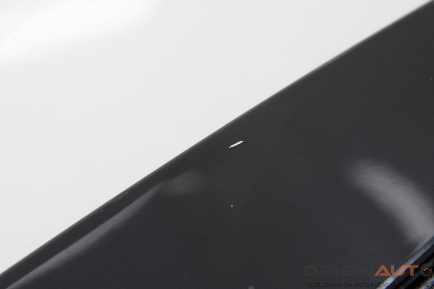 Acabamento Black Piano Dianteiro Direito Mercedes-Benz C200 Cgi 2011 A2046902687