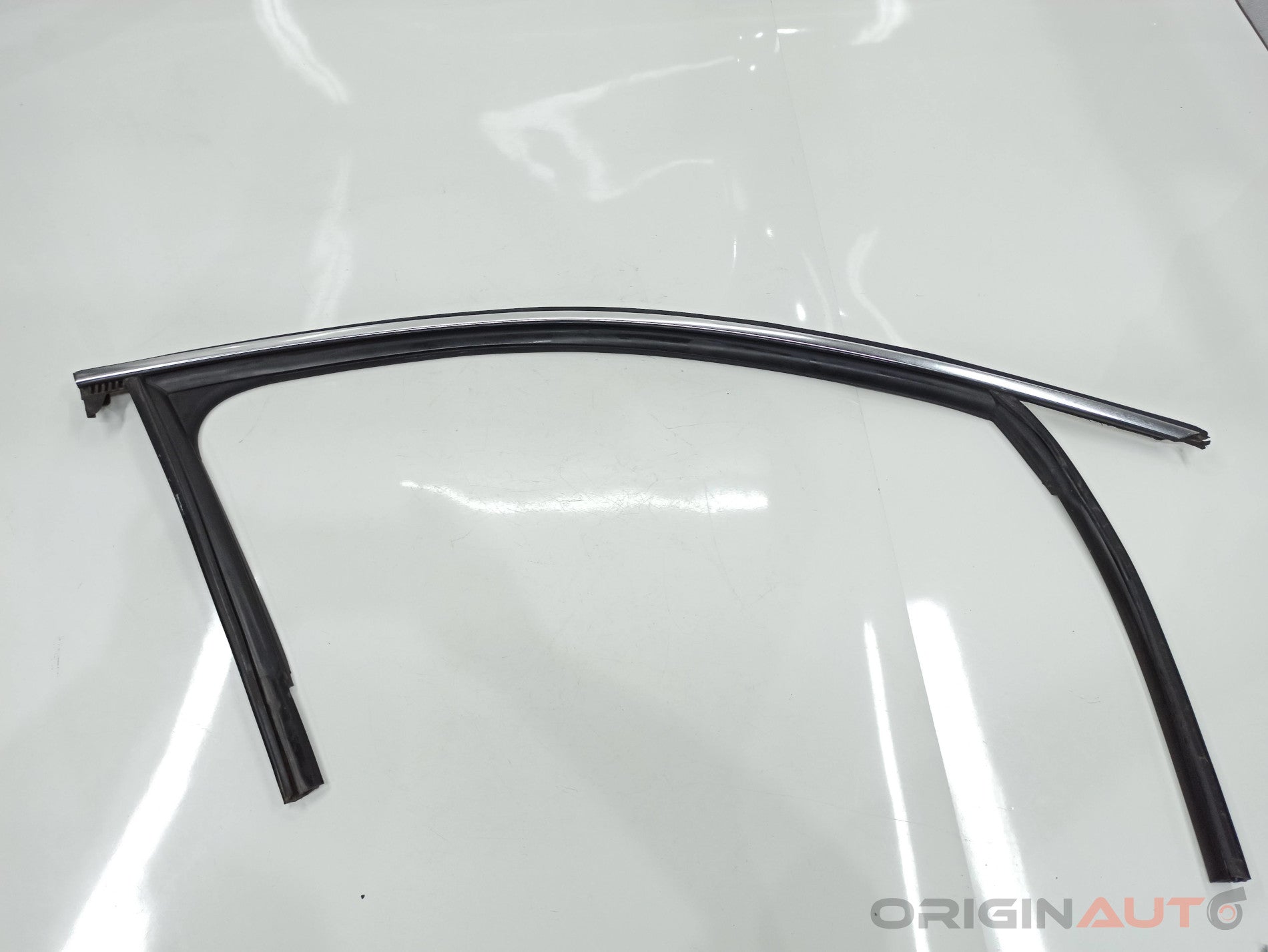 Canaleta Dianteira Direita Audi A3 Sedan 1.8 Tfsi 2014 8V5837432
