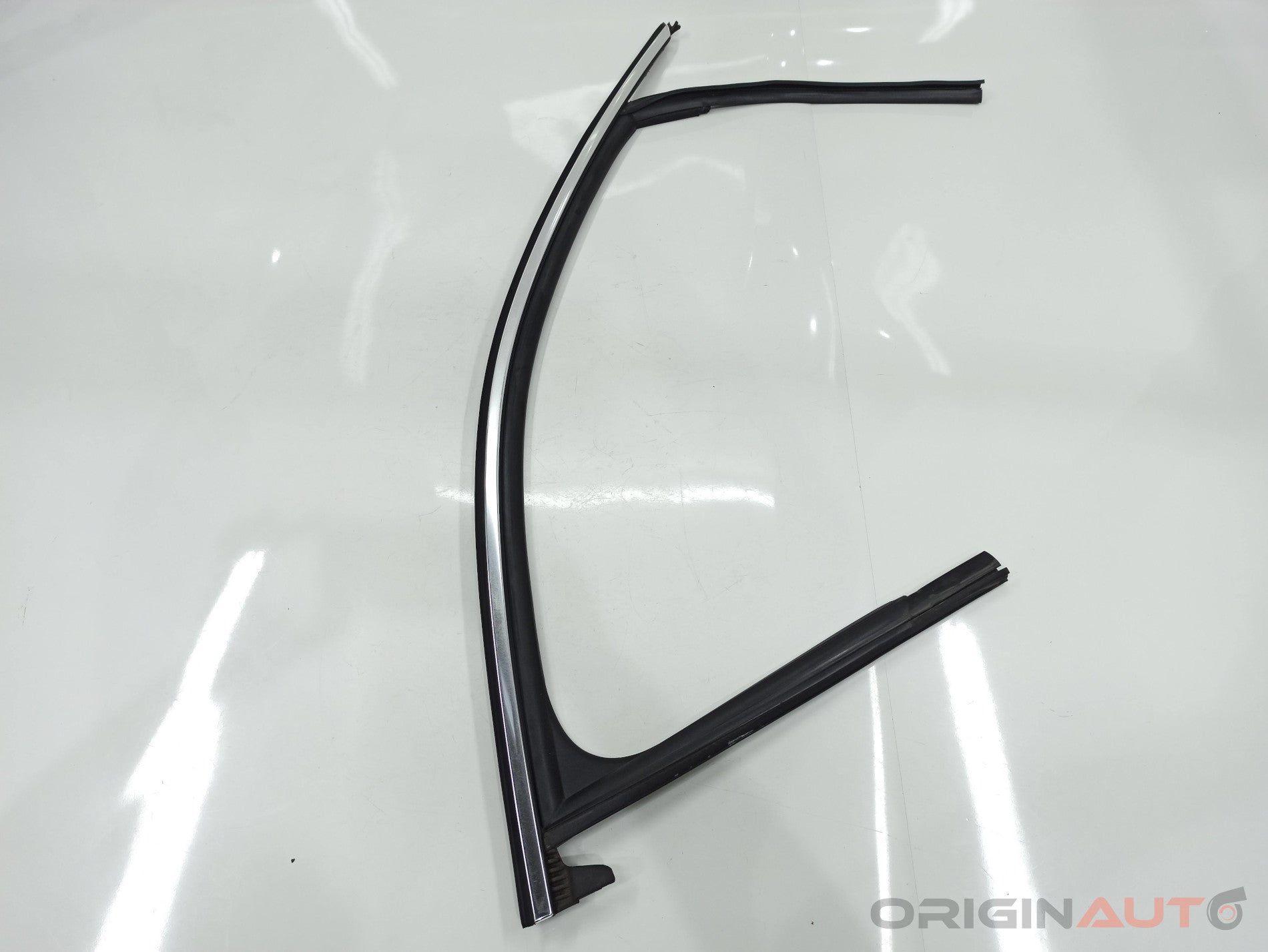 Canaleta Dianteira Direita Audi A3 Sedan 1.8 Tfsi 2014 8V5837432