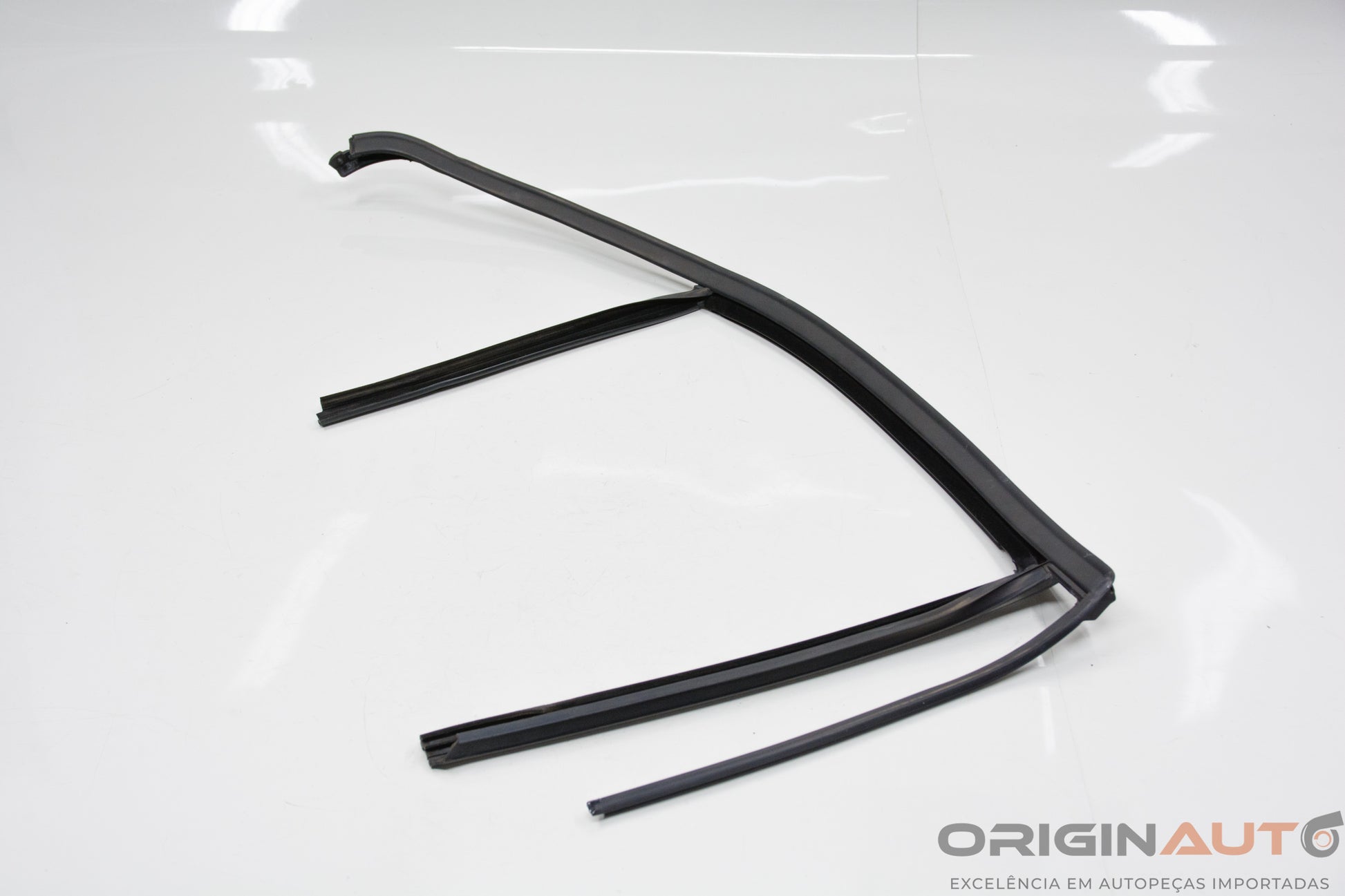 Canaleta De Porta Traseiro Direito Mercedes-Benz C200 Cgi 2011 A2047351125