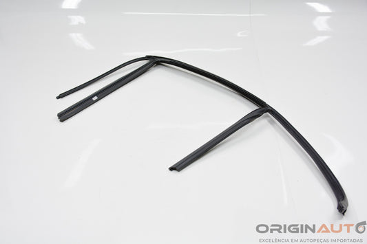 Canaleta De Porta Traseiro Direito Mercedes-Benz C200 Cgi 2011 A2047351125