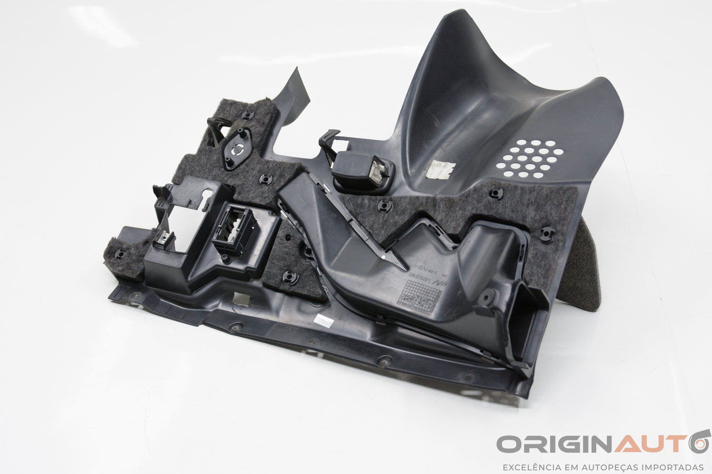 Acabamento Interno Inferior Motorista Mercedes-Benz C200 Cgi 2011 A2046800108