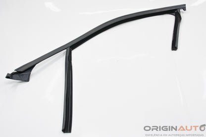 Canaleta De Porta Dianteiro Esquerdo Mercedes-Benz C200 Cgi 2011 A2047