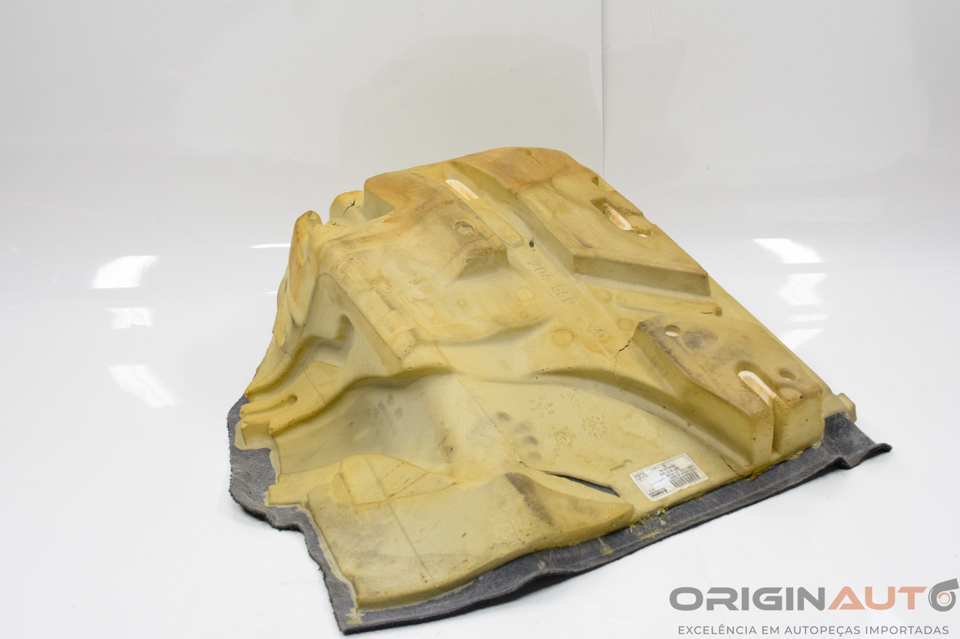 Forracao Assoalho Dianteiro Esquerdo Mercedes-Benz C200 Cgi 2011 A2046800140