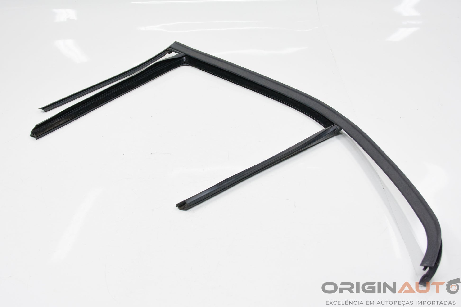 Canaleta De Porta Traseiro Esquerdo Mercedes-Benz C200 Cgi 2011 Sem/Co