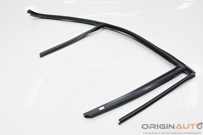 Canaleta De Porta Traseiro Esquerdo Mercedes-Benz C200 Cgi 2011 Sem/Co