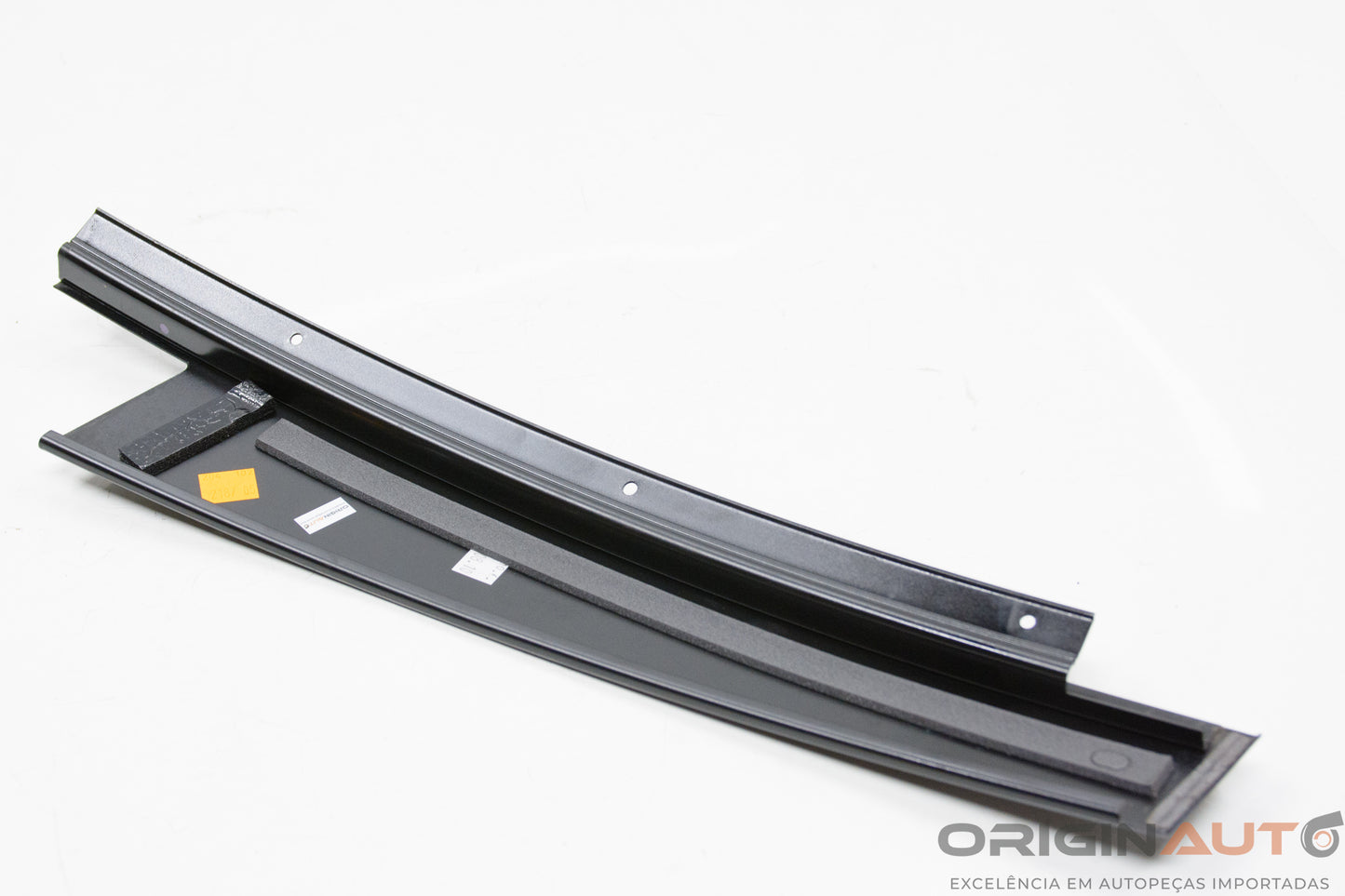 Acabamento Black Piano Traseiro Esquerdo Mercedes-Benz C200 Cgi 2011 A2046900387