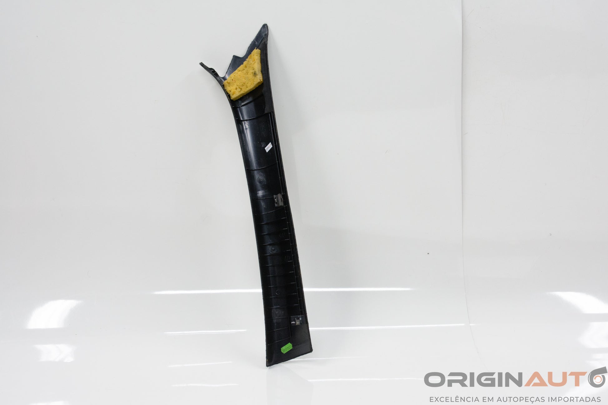 Acabamento Coluna A Esquerda Mercedes-Benz C200 Cgi 2011 A2046902126