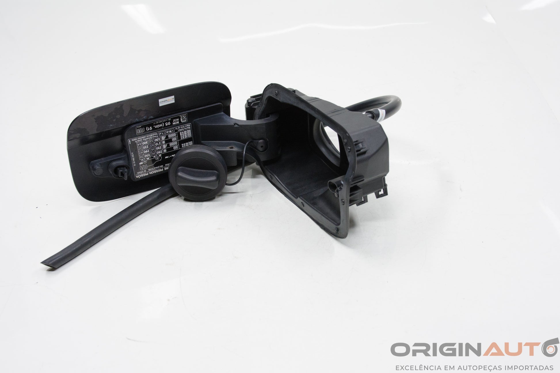 Tampa E Bocal Abastecimento Mercedes-Benz C200 Cgi 2011 A2047500103