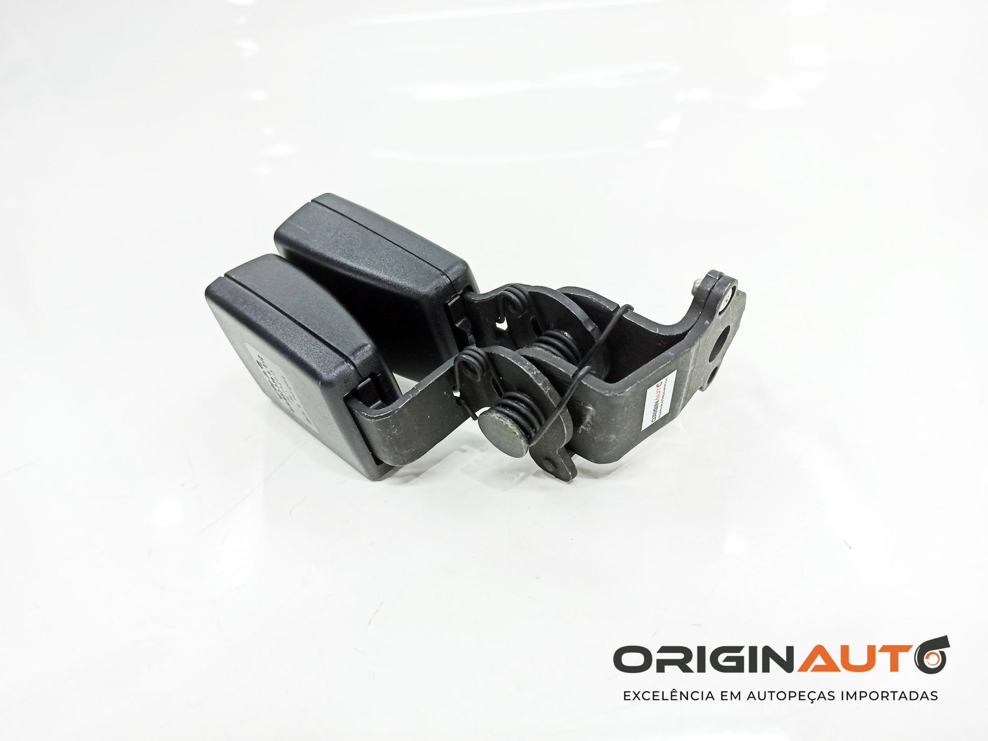 Trava Cinto Seguranca Central Tras Volkswagen Golf Mk7 2015 8V0857739