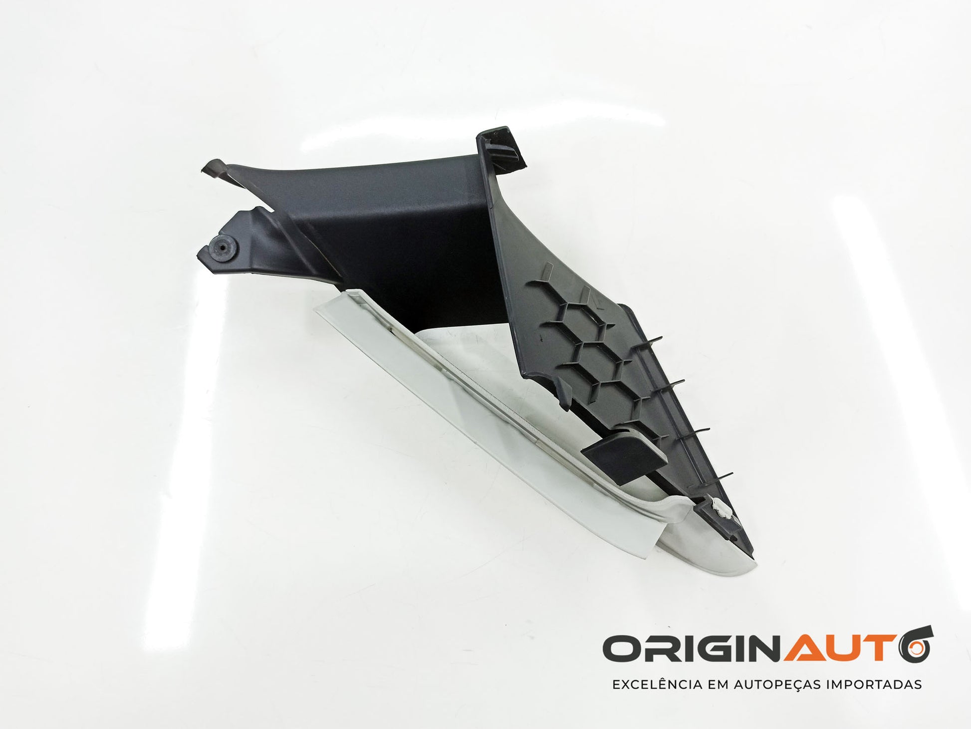 Acabamento Direito Painel Volkswagen Golf Mk7 Confortline 2015 5G0868144