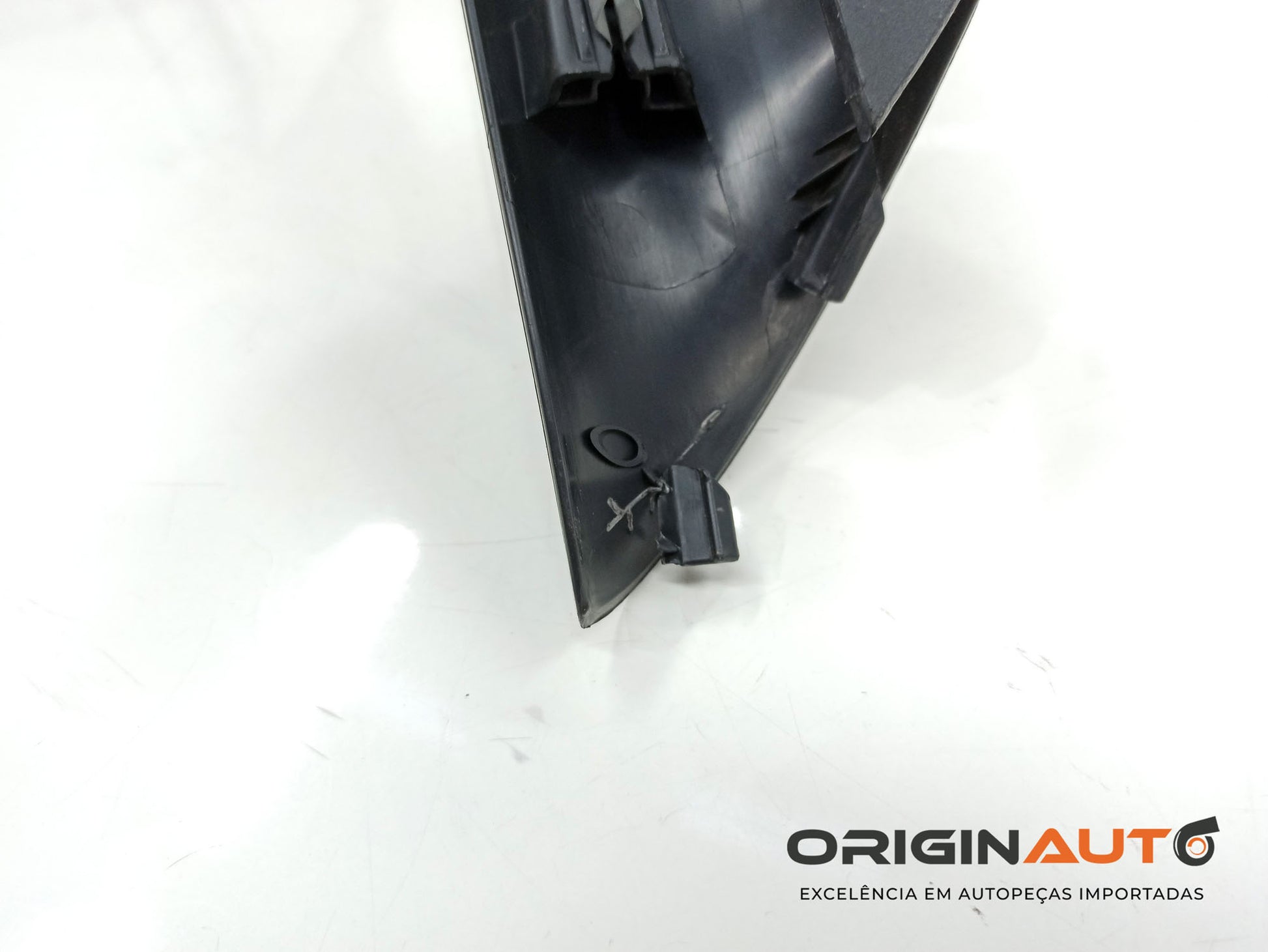 Acabamento Direito Tampa Traseira Volkswagen Golf Mk7 Confortline 2015 5G6867714