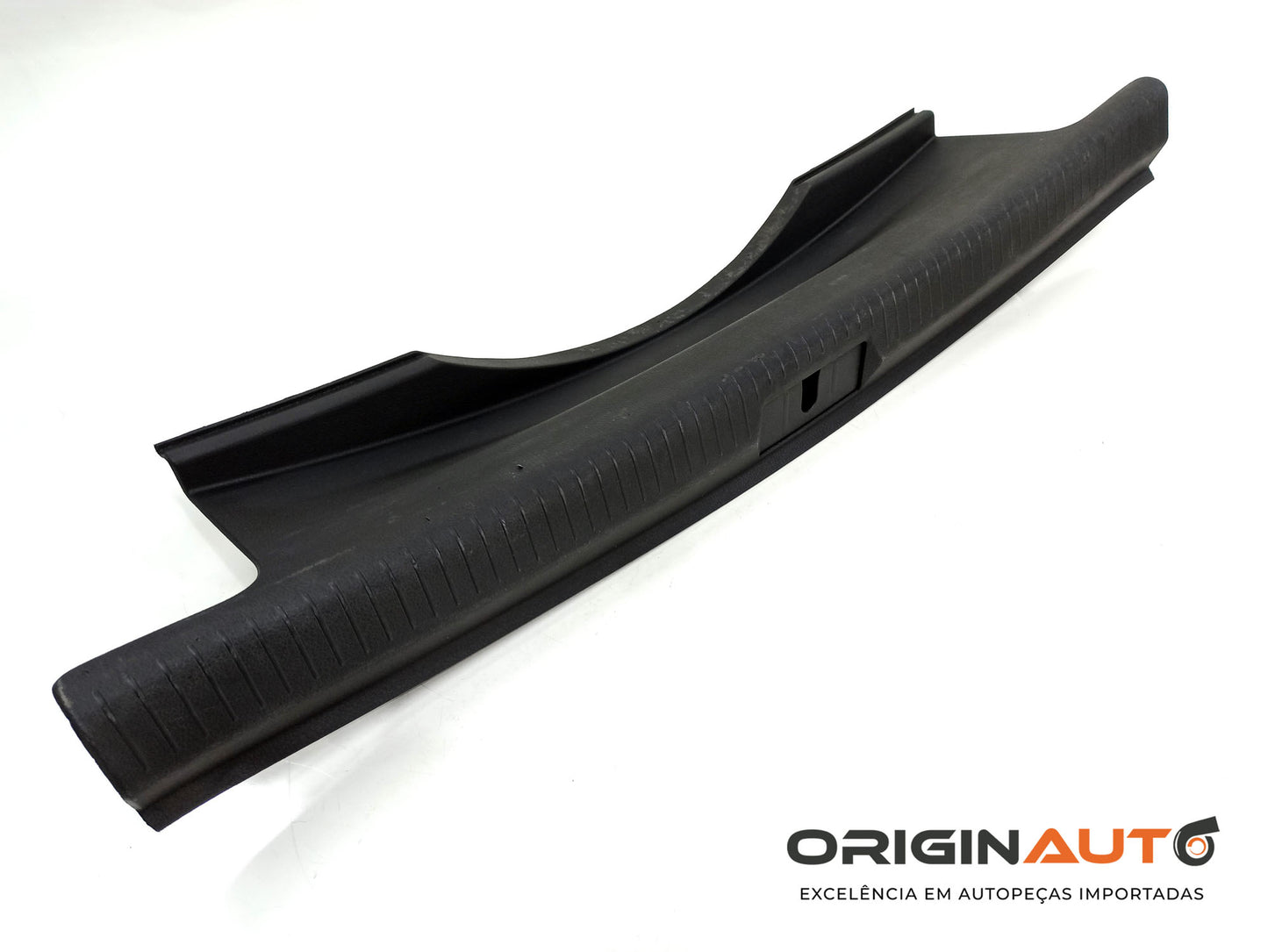 Acabamento Central Porta Mala Volkswagen Golf Mk7 Confortline 2015 5G6863459