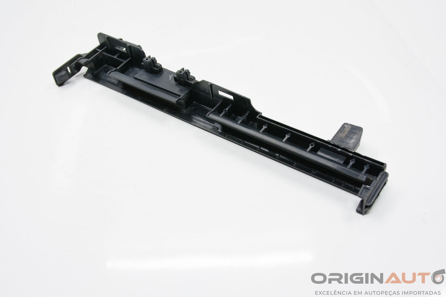 Suporte Esquerdo Condesador Parachoque Mercedes-Benz C200 Cgi 2011 0477902903