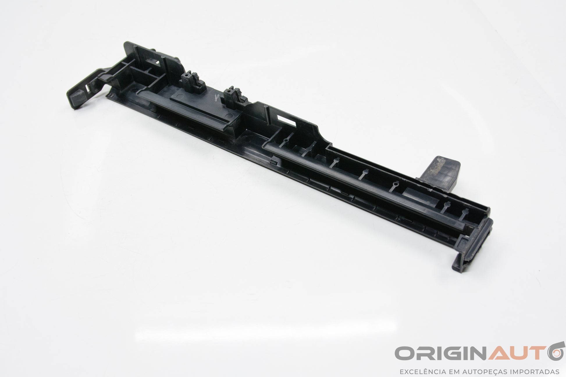 Suporte Esquerdo Condesador Parachoque Mercedes-Benz C200 Cgi 2011 0477902903