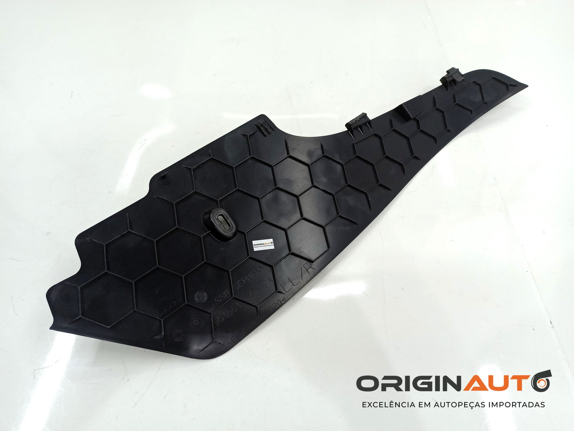 Acabamento Console Lado Direito Volkswagen Golf Mk7 Confortline 2015 5G1863046