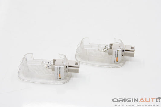 Par Luz Cortesia Interna Mercedes-Benz C200 Cgi 2011 A2218200401