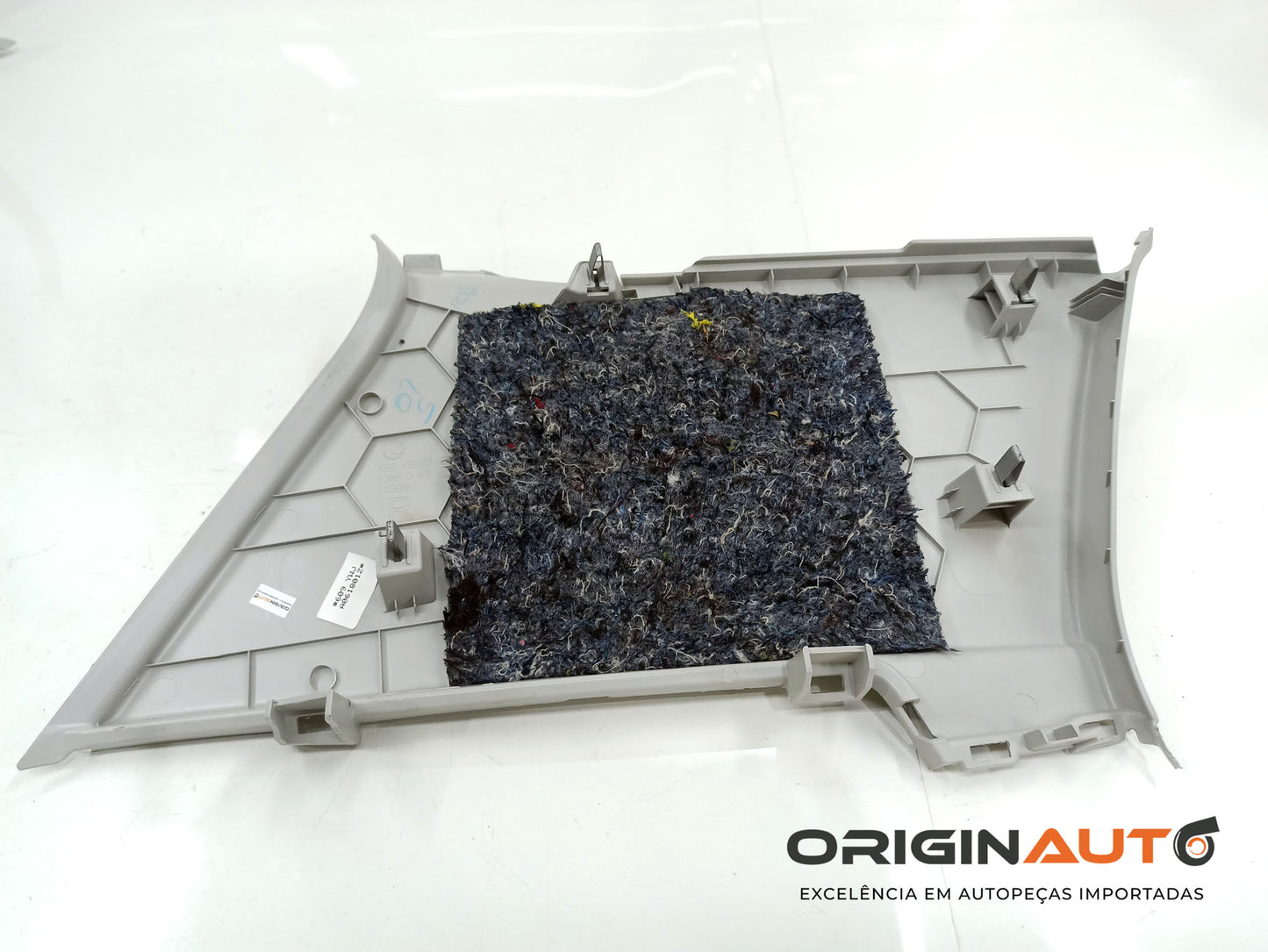 Acabamento Coluna Traseira Direita Volkswagen Golf Highline 2014 5Gm867288