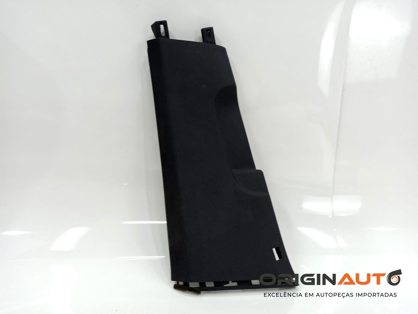 Acabamento Inferior Coluna Direita Volkswagen Golf Highline 2014 5Gm867291