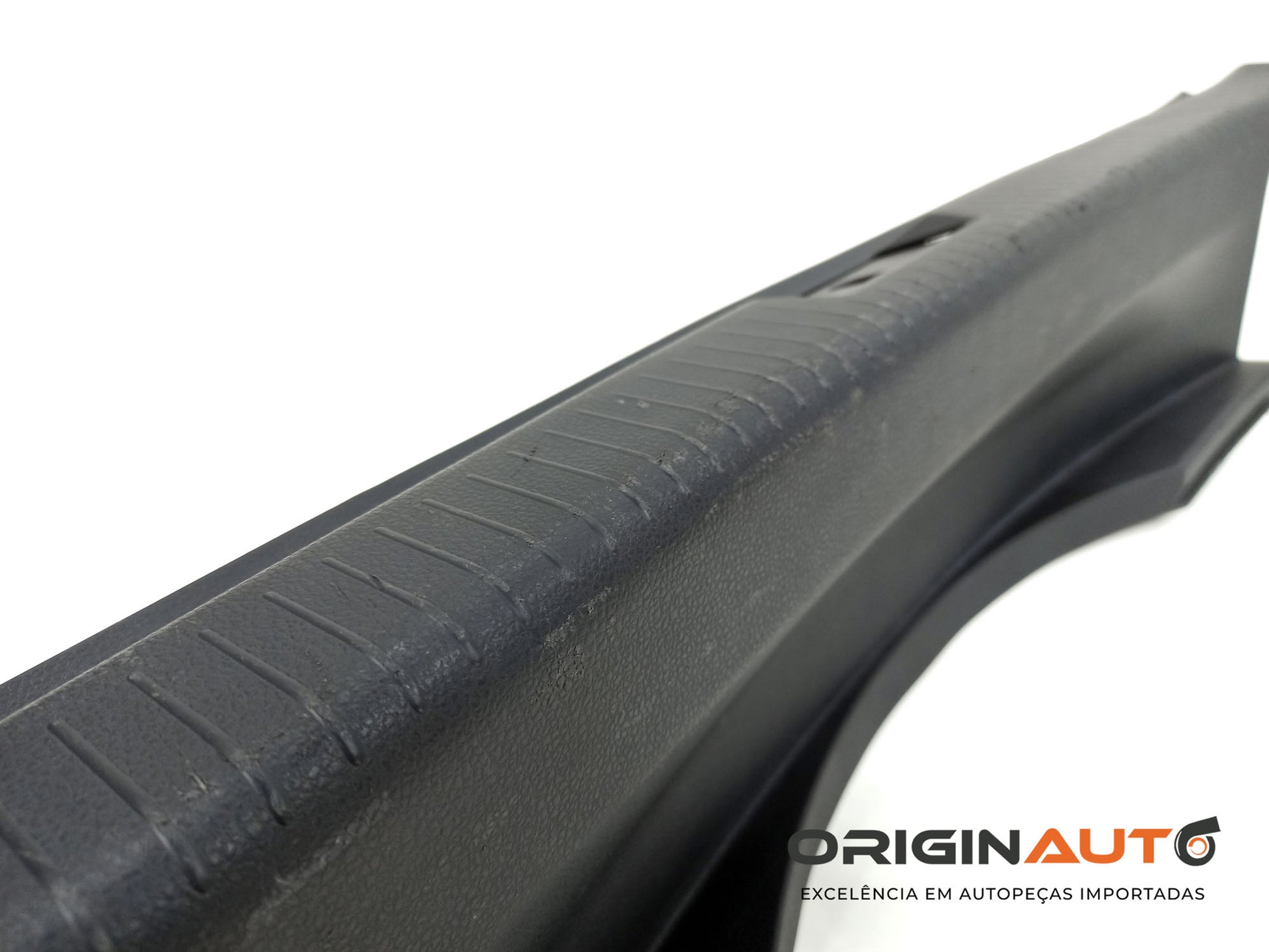 Acabamento Porta Mala Volkswagen Golf Highline 2014 5Gm863459