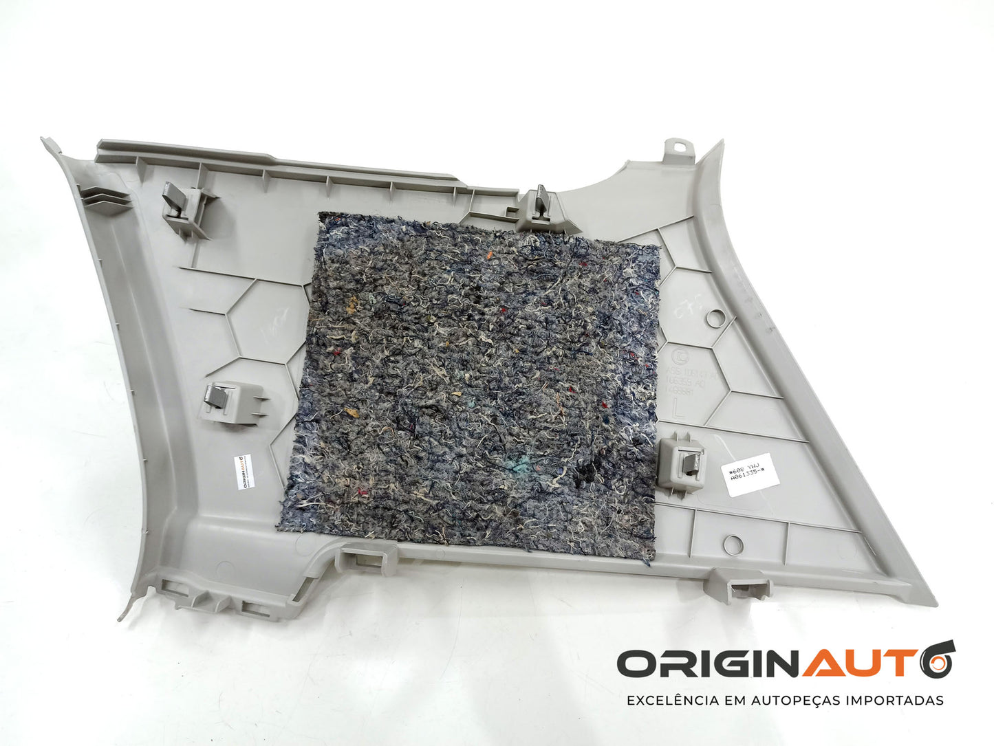 Acabamento Traseiro Esquerdo Coluna Volkswagen Golf Highline 2014 5Gm867287