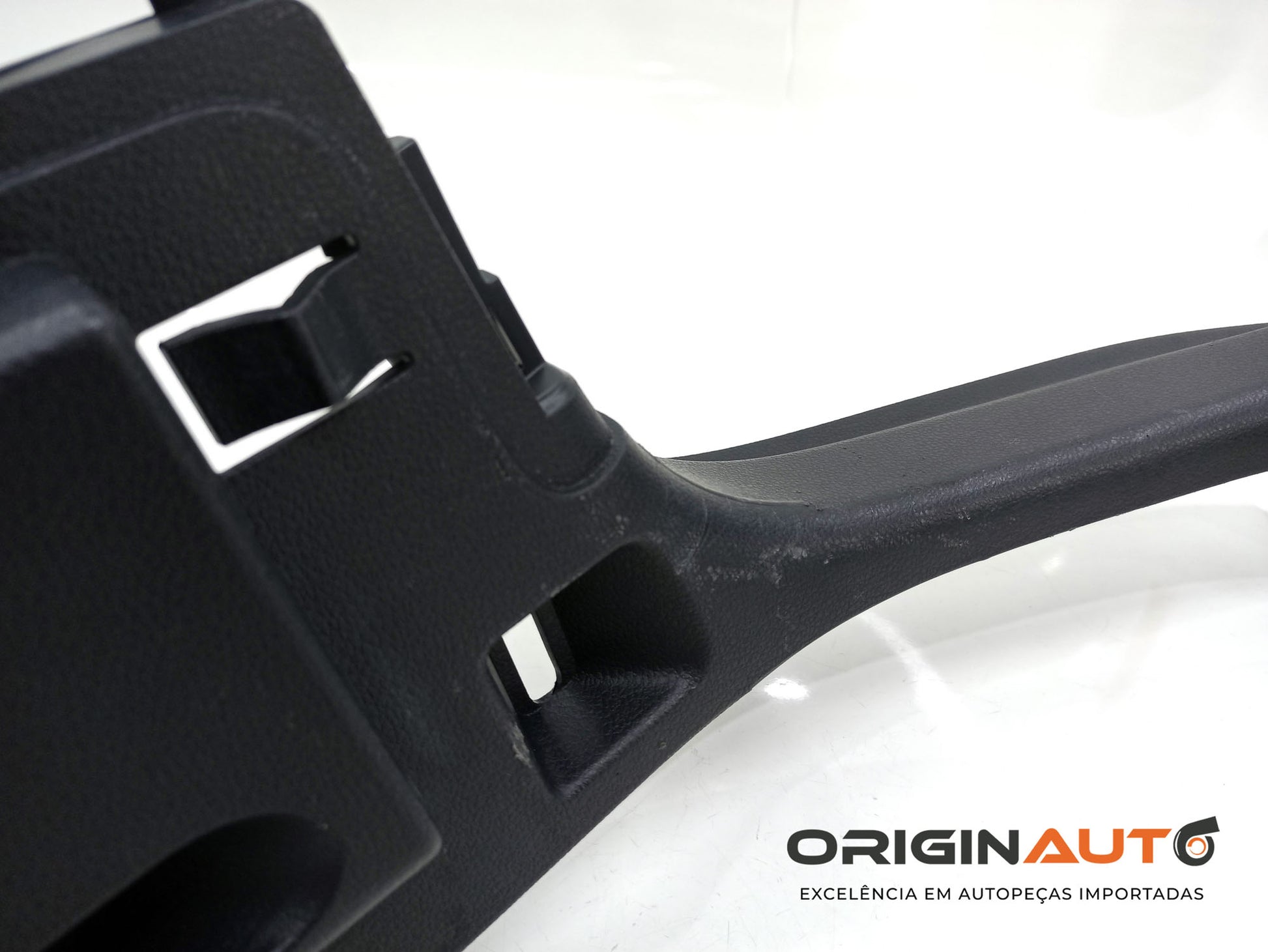 Suporte Tampao Bagagito Volkswagen Golf Highline 2014 5Gm867761