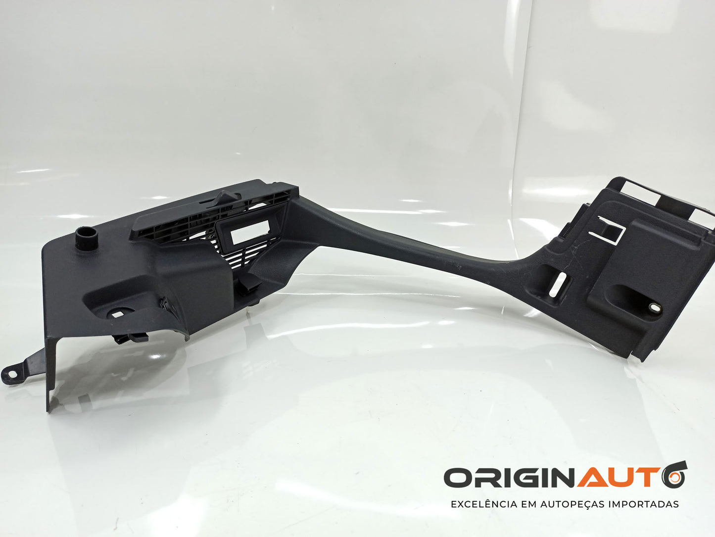 Acabamento Lateral Direito Porta Mala Volkswagen Golf Highline 2014 5Gm867762