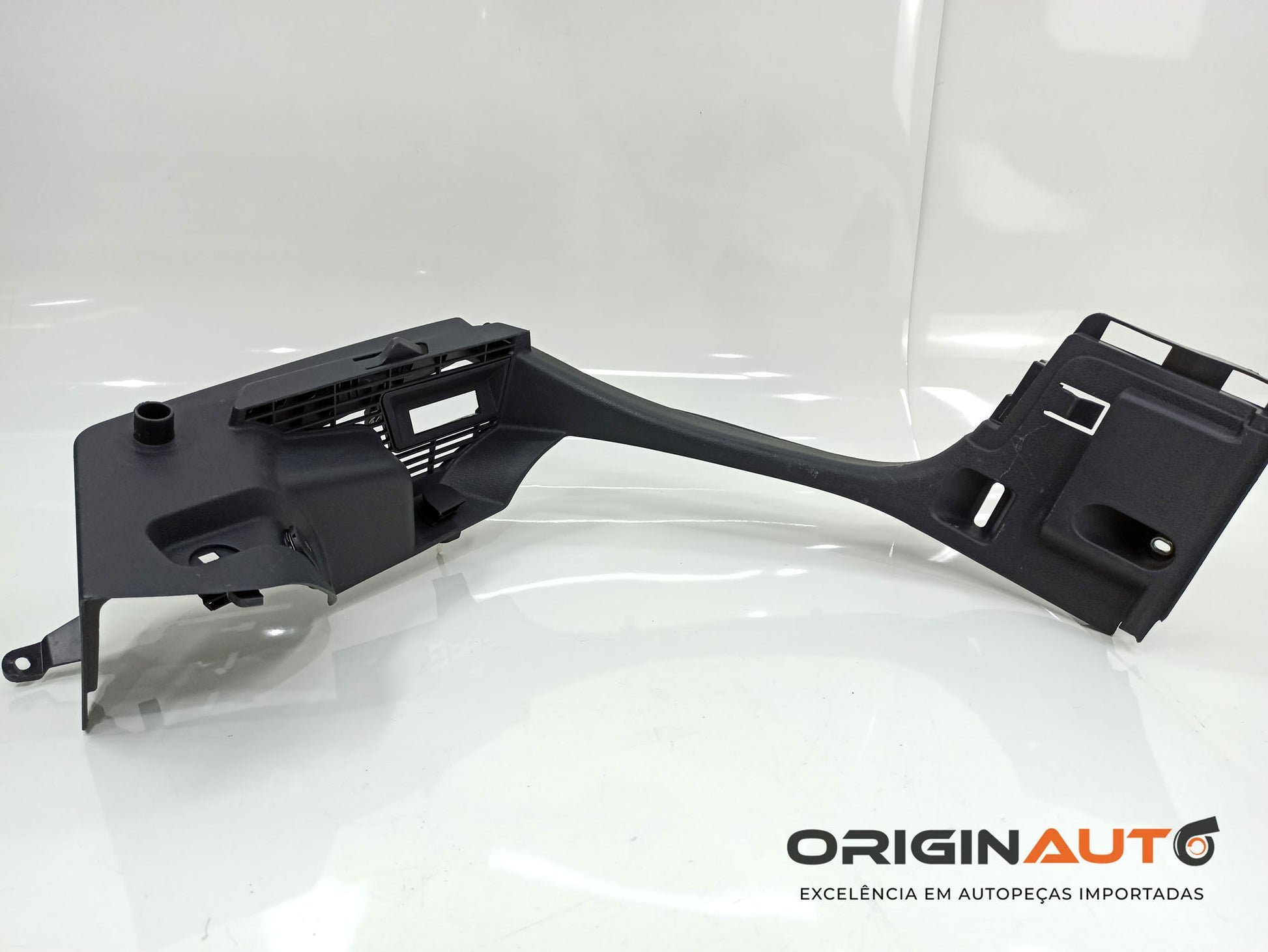 Acabamento Lateral Direito Porta Mala Volkswagen Golf Highline 2014 5Gm867762