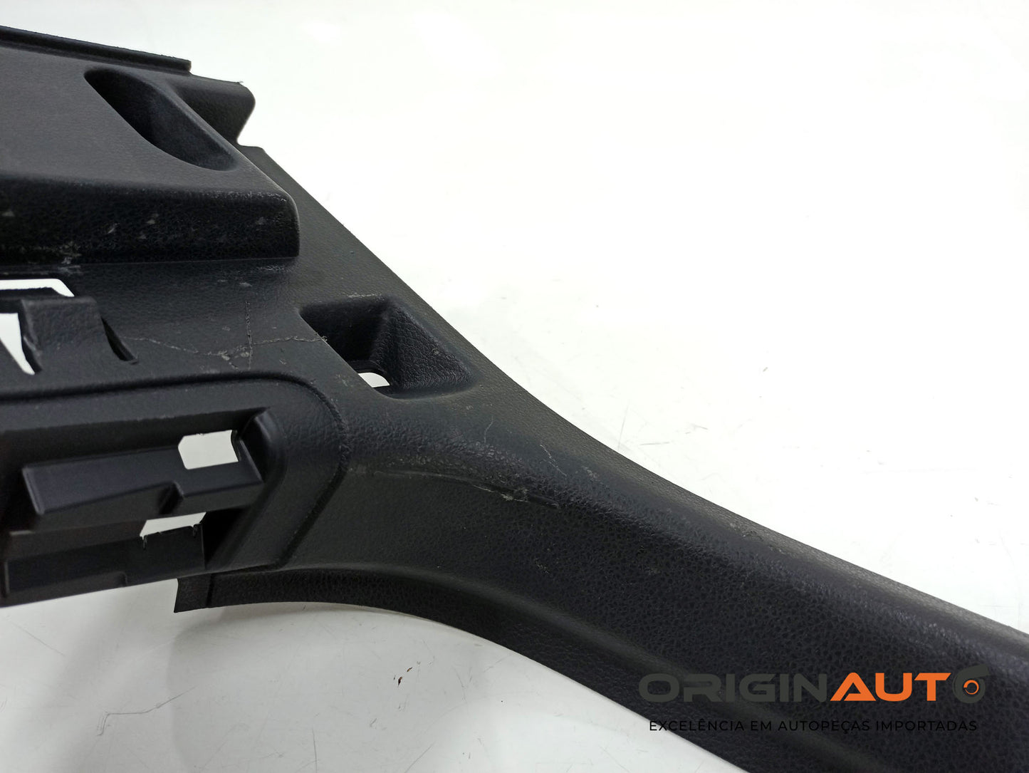 Acabamento Lateral Direito Porta Mala Volkswagen Golf Highline 2014 5Gm867762