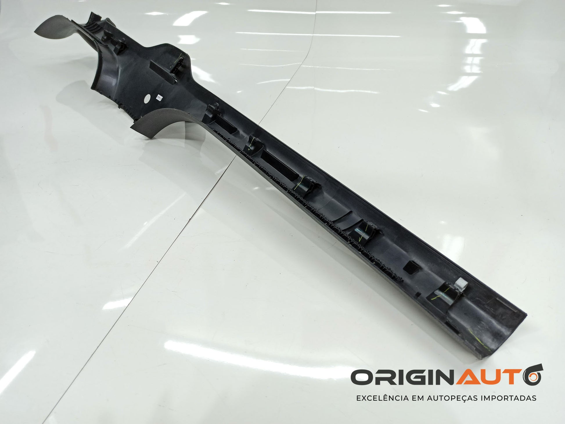 Acabamento Soleira Esquerda Volkswagen Golf Highline 2014 5Gm853369