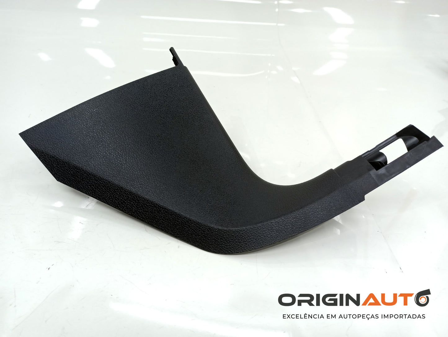 Acabamento Soleira Dianteira Direita Volkswagen Golf Highline 2014 5Gm863484