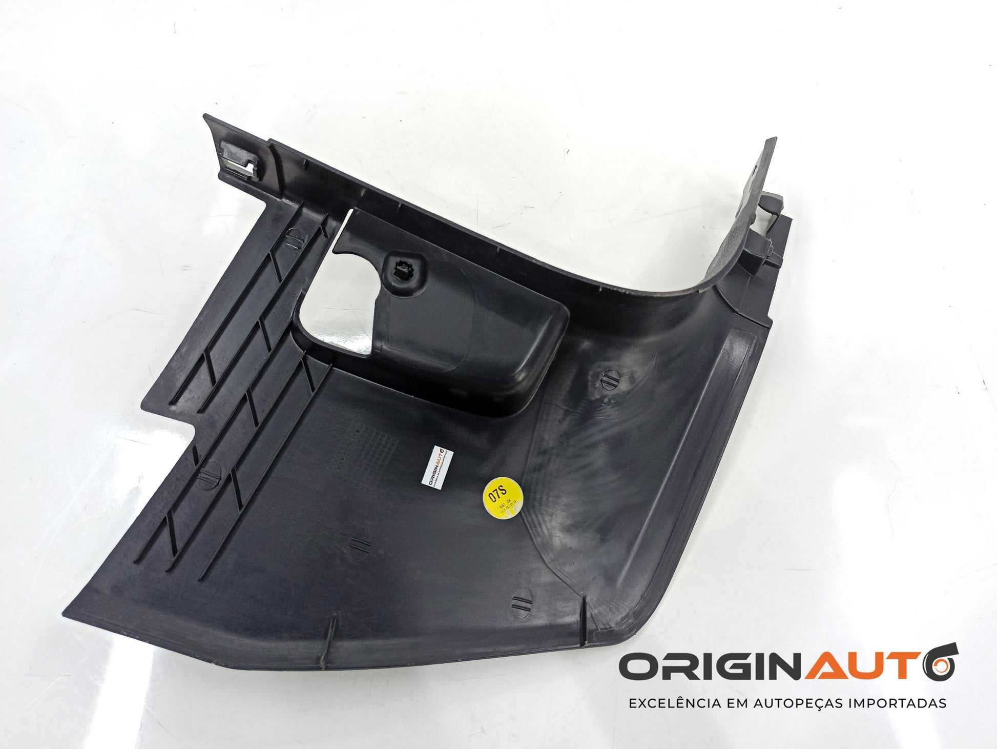 Acabamento Soleira Dianteira Esquerda Volkswagen Golf Highline 2014 5Gm863483