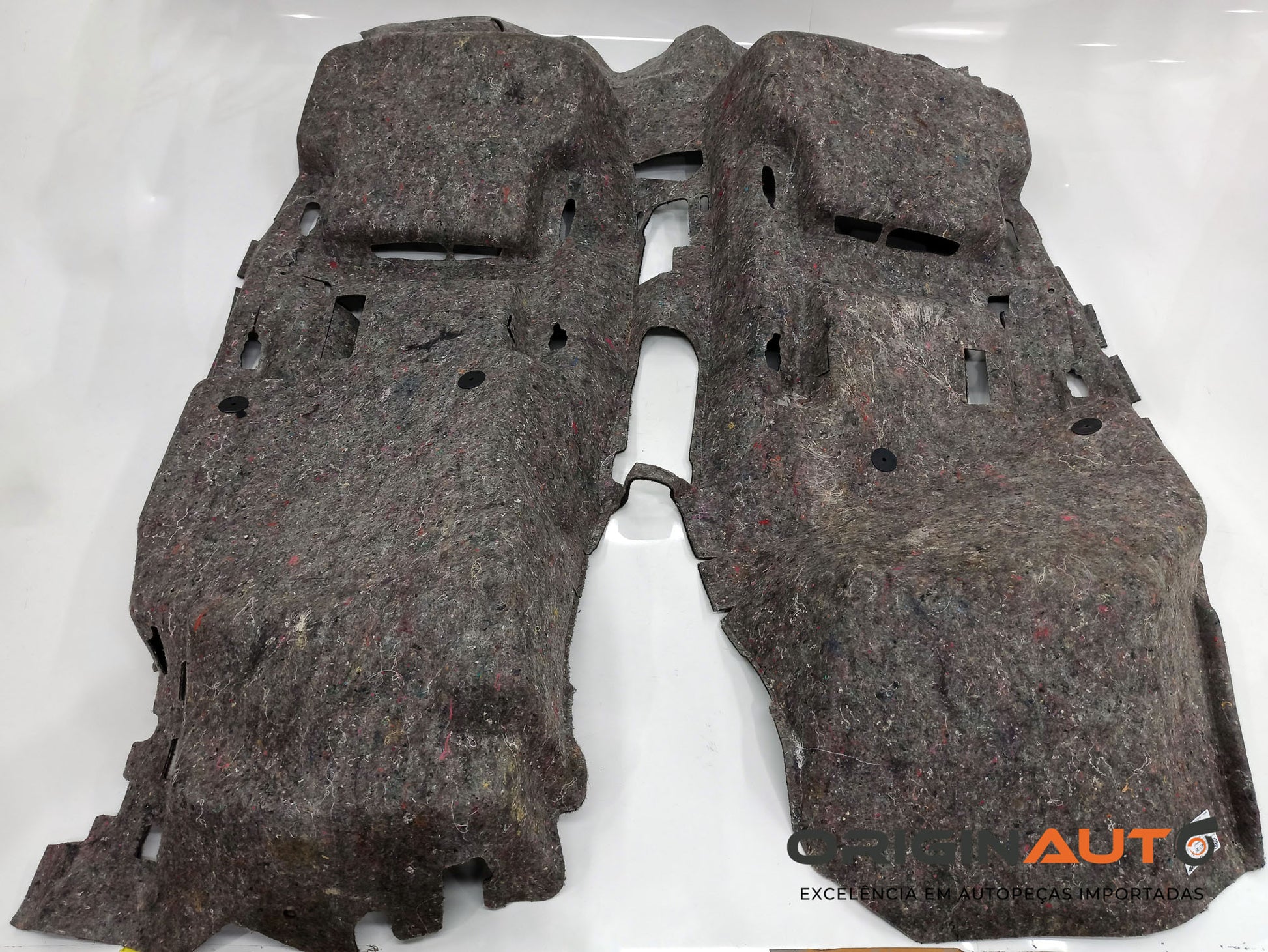 Tapete Assoalho Volkswagen Golf Highline 2014 8E0864229