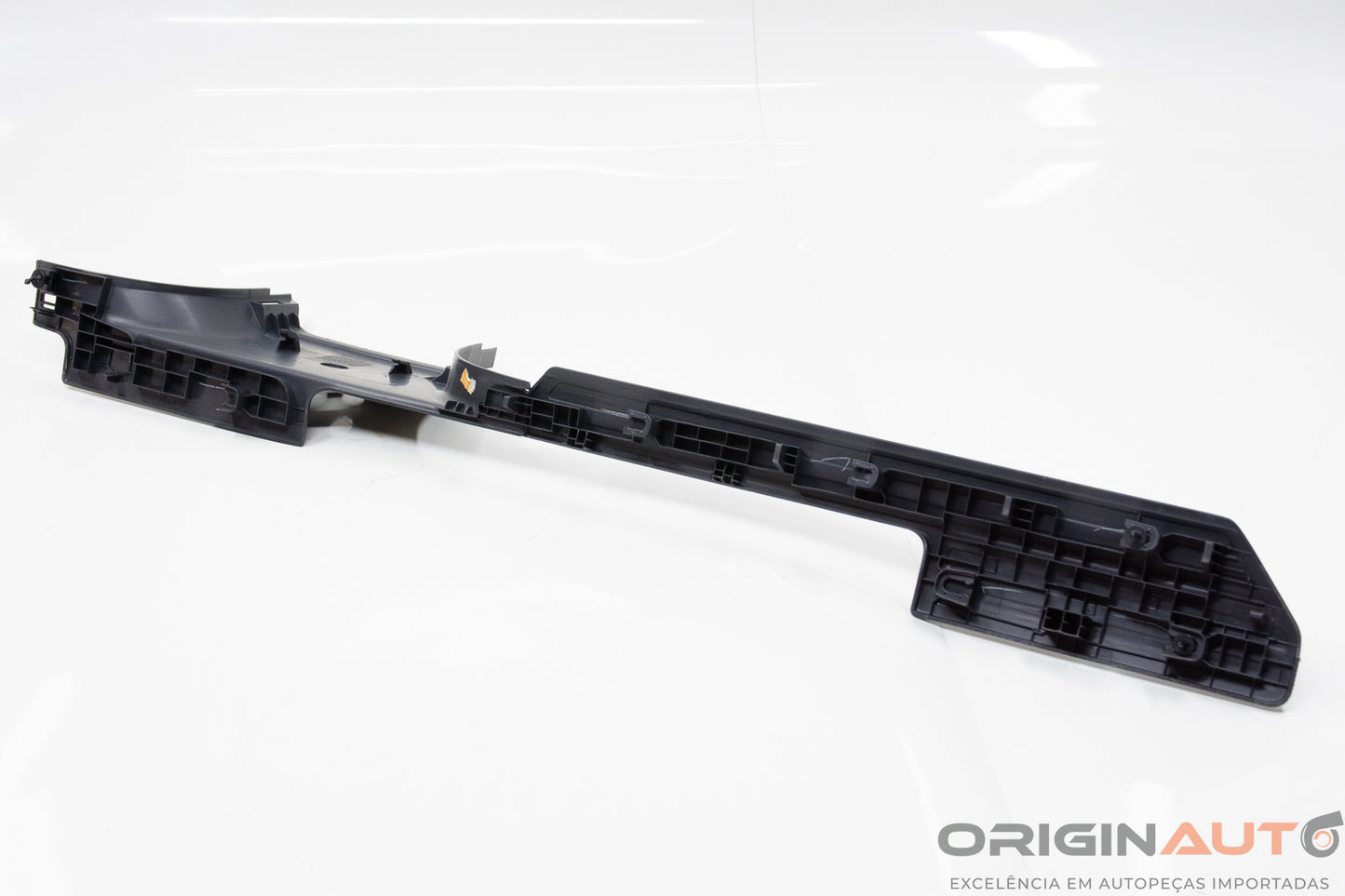 Soleira Porta Dianteiro Direito Volkswagen Amarok Highline 2016 2H0863726