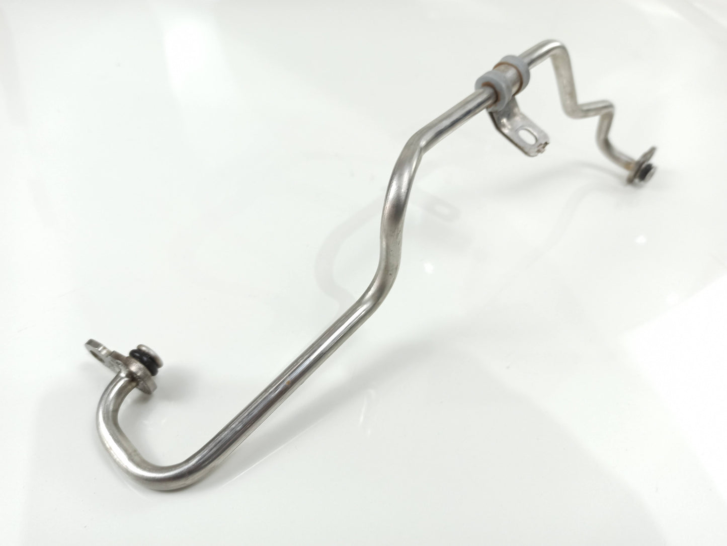 Tubo Oleo Turbina Volkswagen Jetta Comfortline 1.4 2017 04E145140E