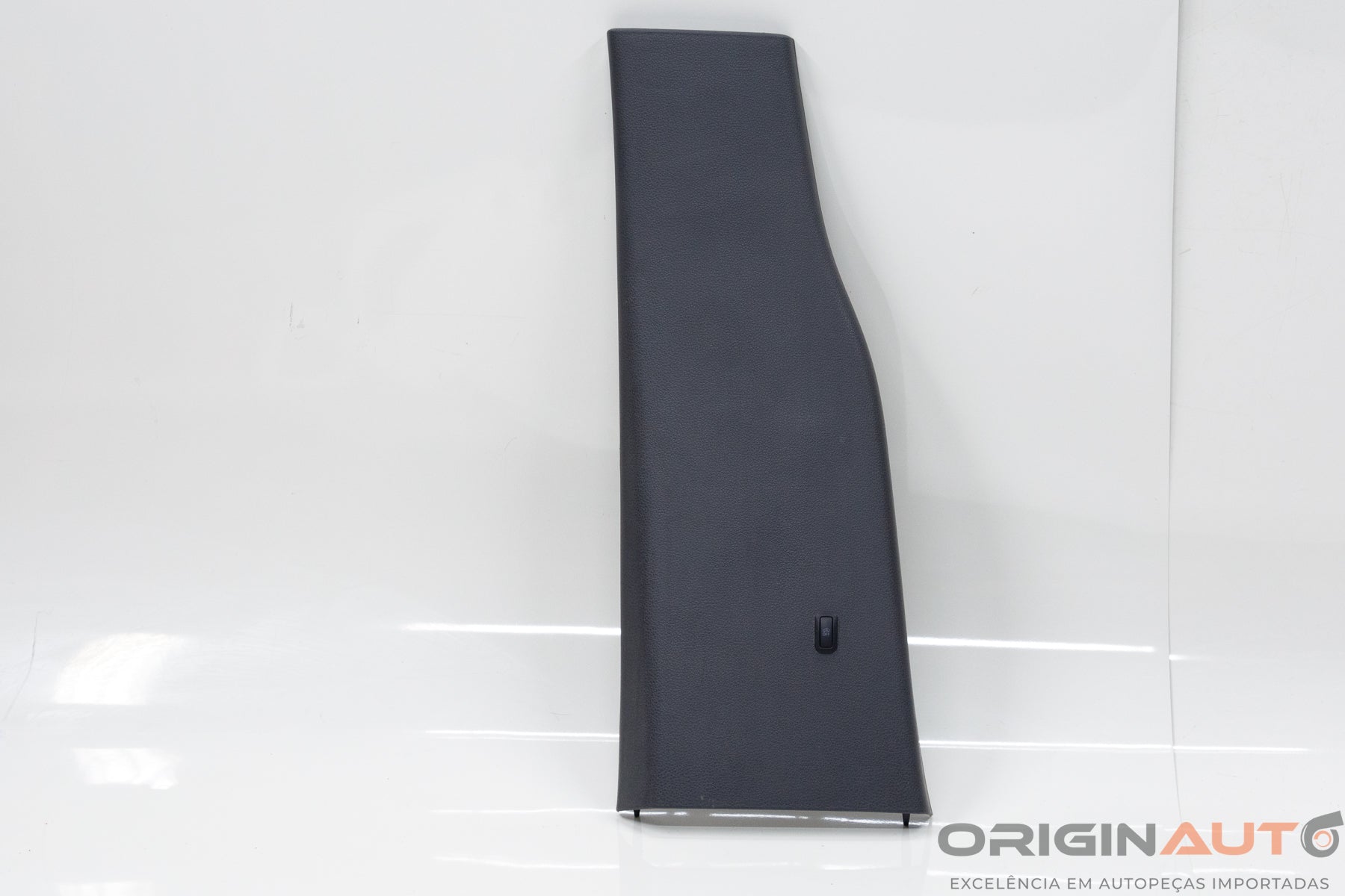 Acabamento Coluna Inferior Esquerdo Volkswagen Amarok Highline 2016 2H0867291D