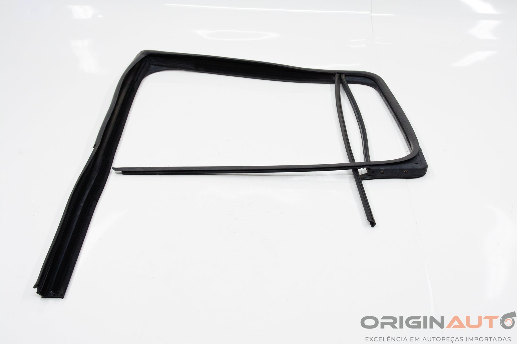Canaleta Porta Traseiro Esquerdo Volkswagen Amarok Highline 2016 2H7845213M