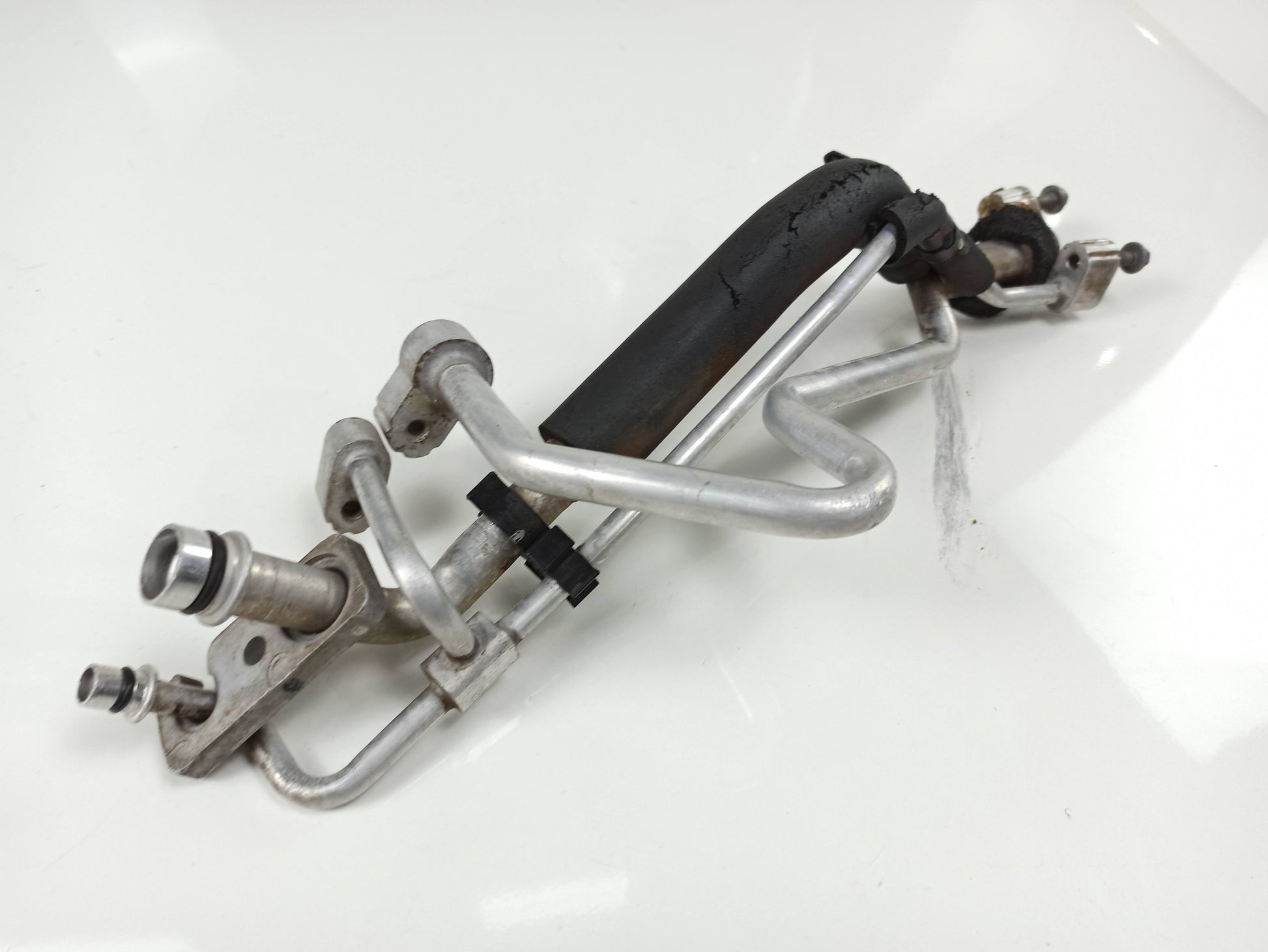 Tubo Ar Condicionado Land Rover Discovery3 2.7 V6 2008 5H2219867Ba